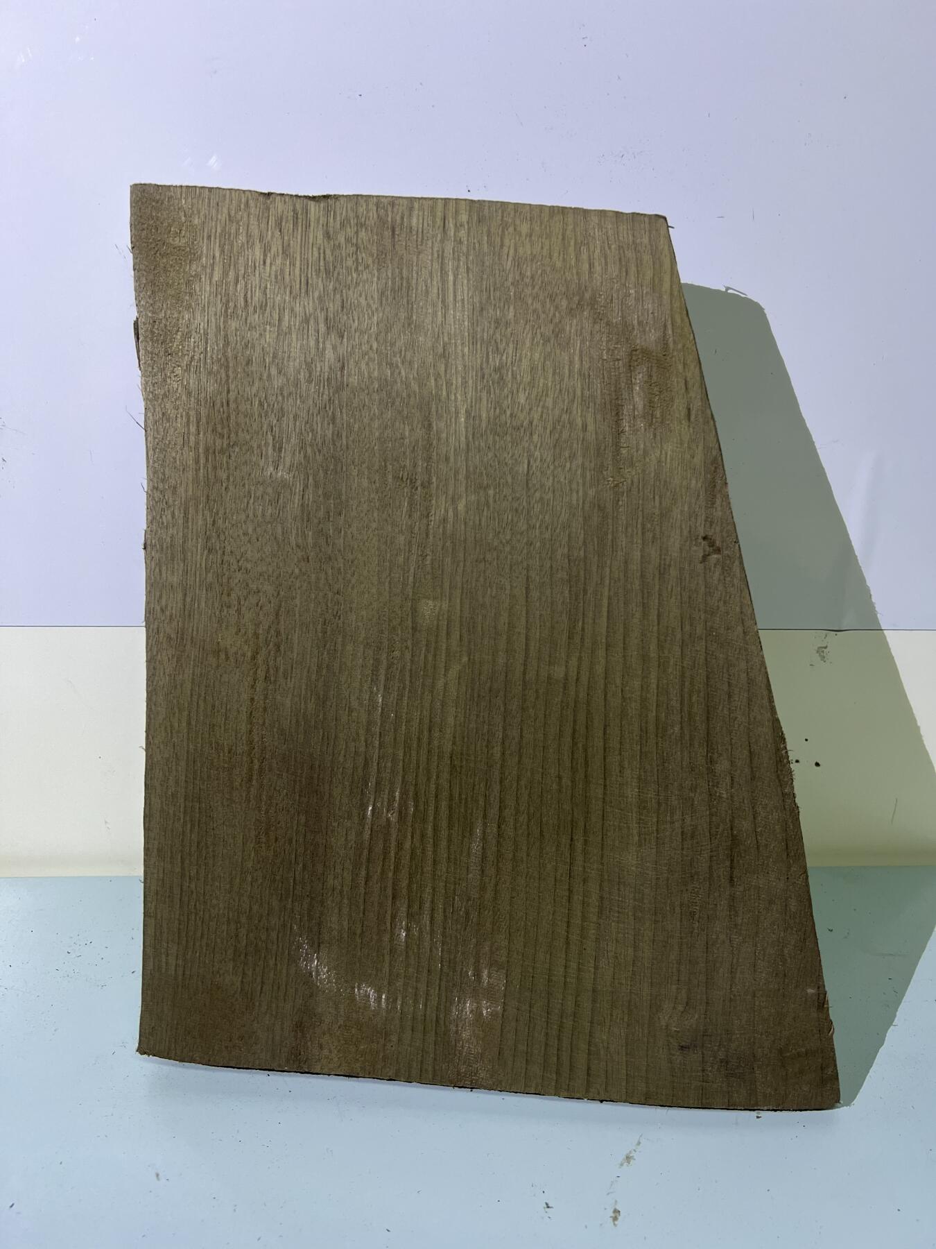 零元拍：B1-3 金丝楠 牌子料  带皮 满金丝 果香满满 尺寸：29/24/17.5/4.6/1CM。