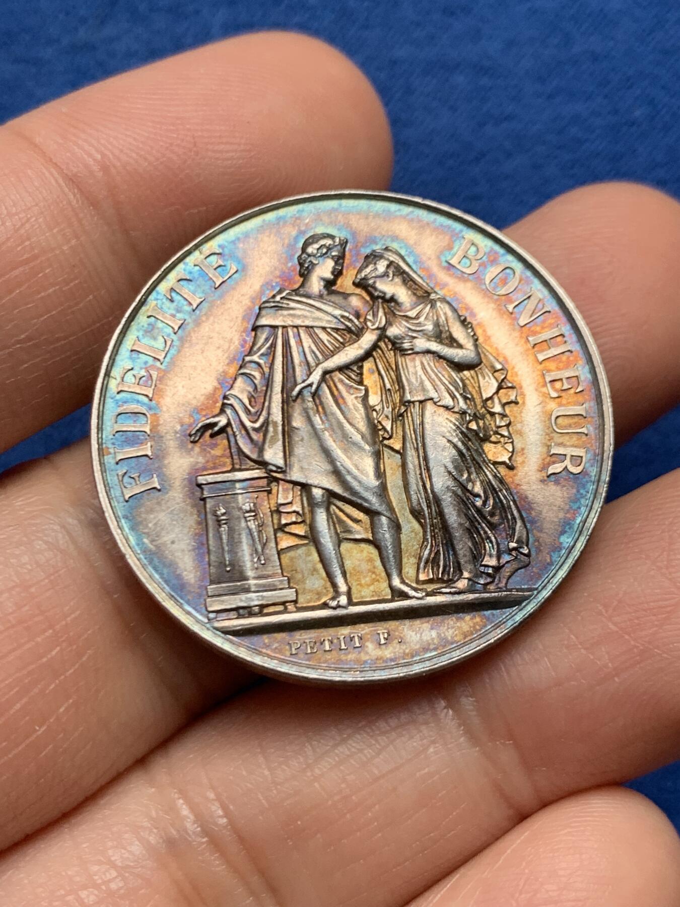 《竞宝斋》第447场 周日，周一，2场连拍 （全场包邮） 法国婚礼纪念银章 花体字漂亮 16克 32mm 丰饶角银标