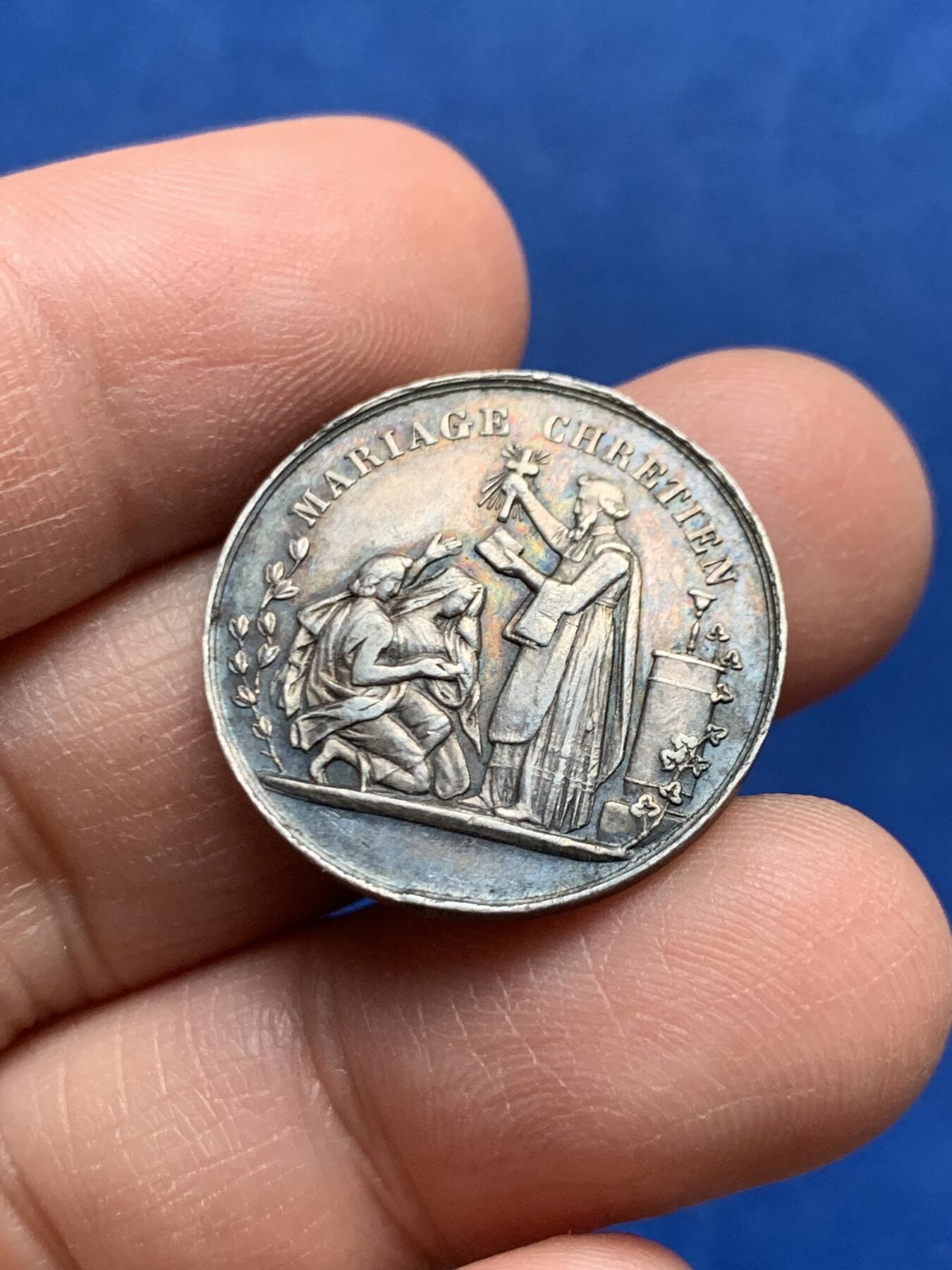 《竞宝斋》第447场 周日，周一，2场连拍 （全场包邮） 法国结婚银质纪念章 背面无刻字 5.2克 23.8mm 蜜蜂银标