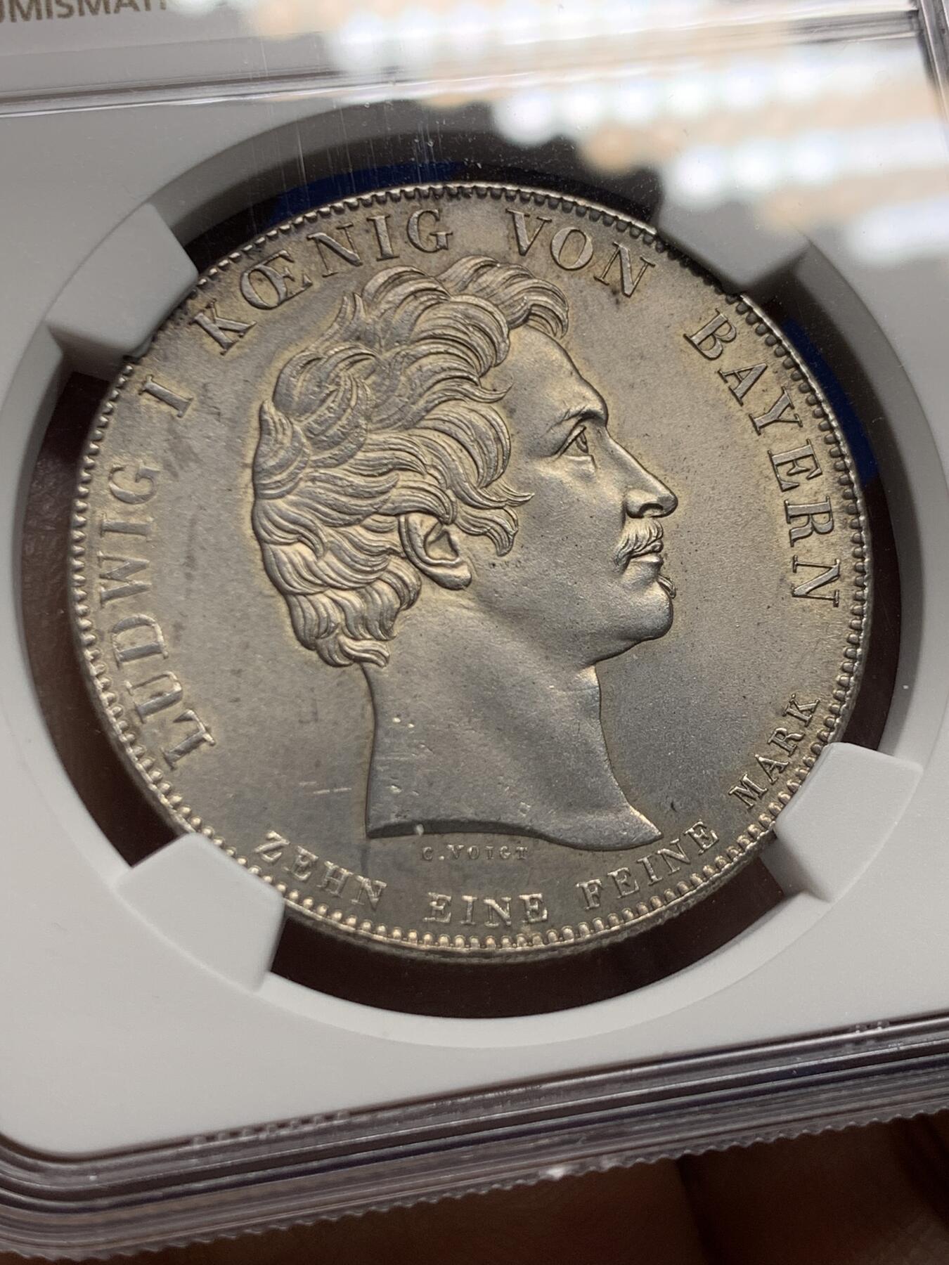 《竞宝斋》第447场 周日，周一，2场连拍 （全场包邮） NGC UNC 德国1829年巴伐利亚商贸条约历史泰勒大银币 正面转光明显 背面包浆也挺自然 可惜给了背面清洁 性价比之选