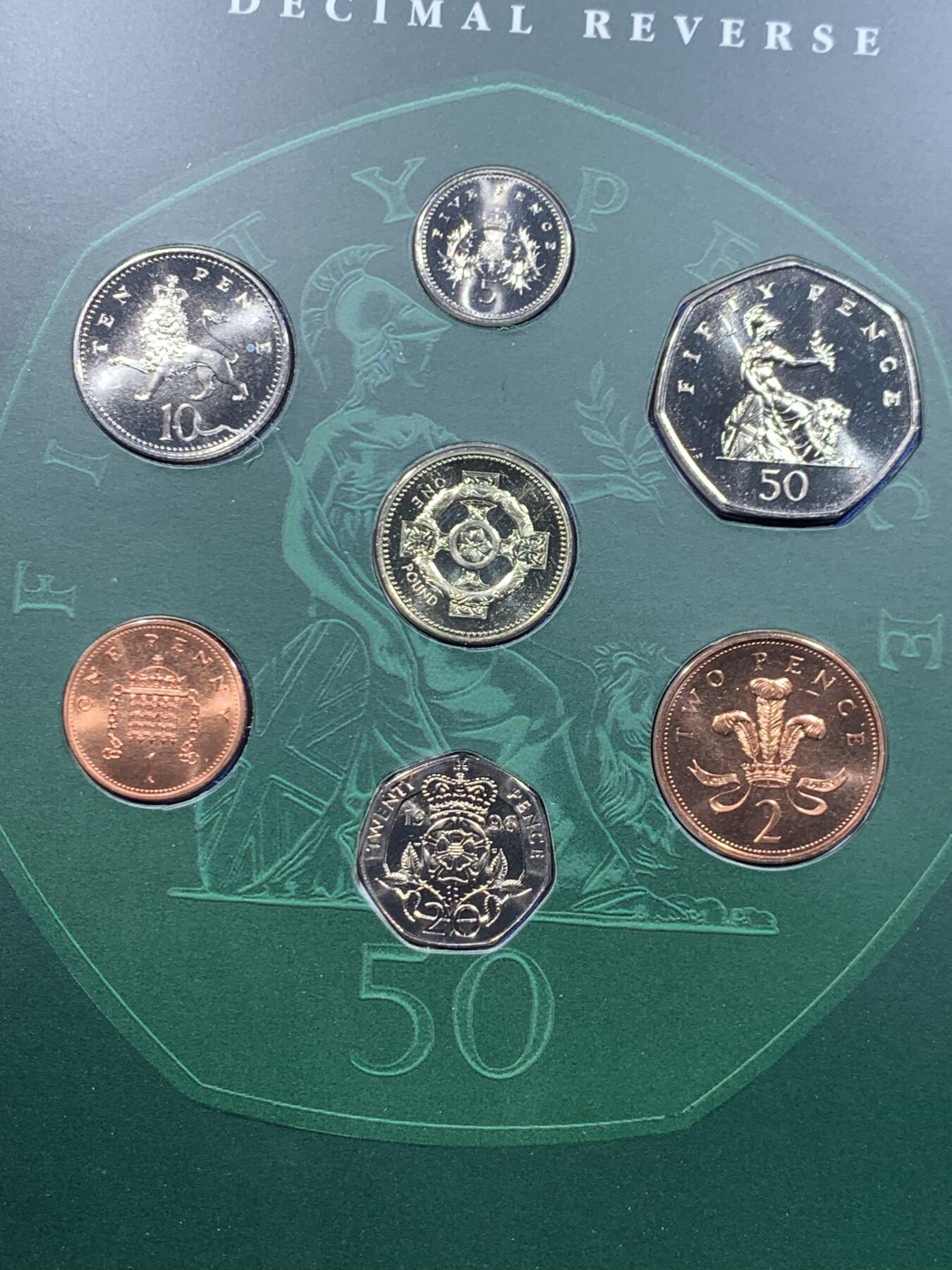 《竞宝斋》第447场 周日，周一，2场连拍 （全场包邮） 英国硬币套装 新旧版套币合集 附货币转换规则 改制前1套 改制后1套 少见套装