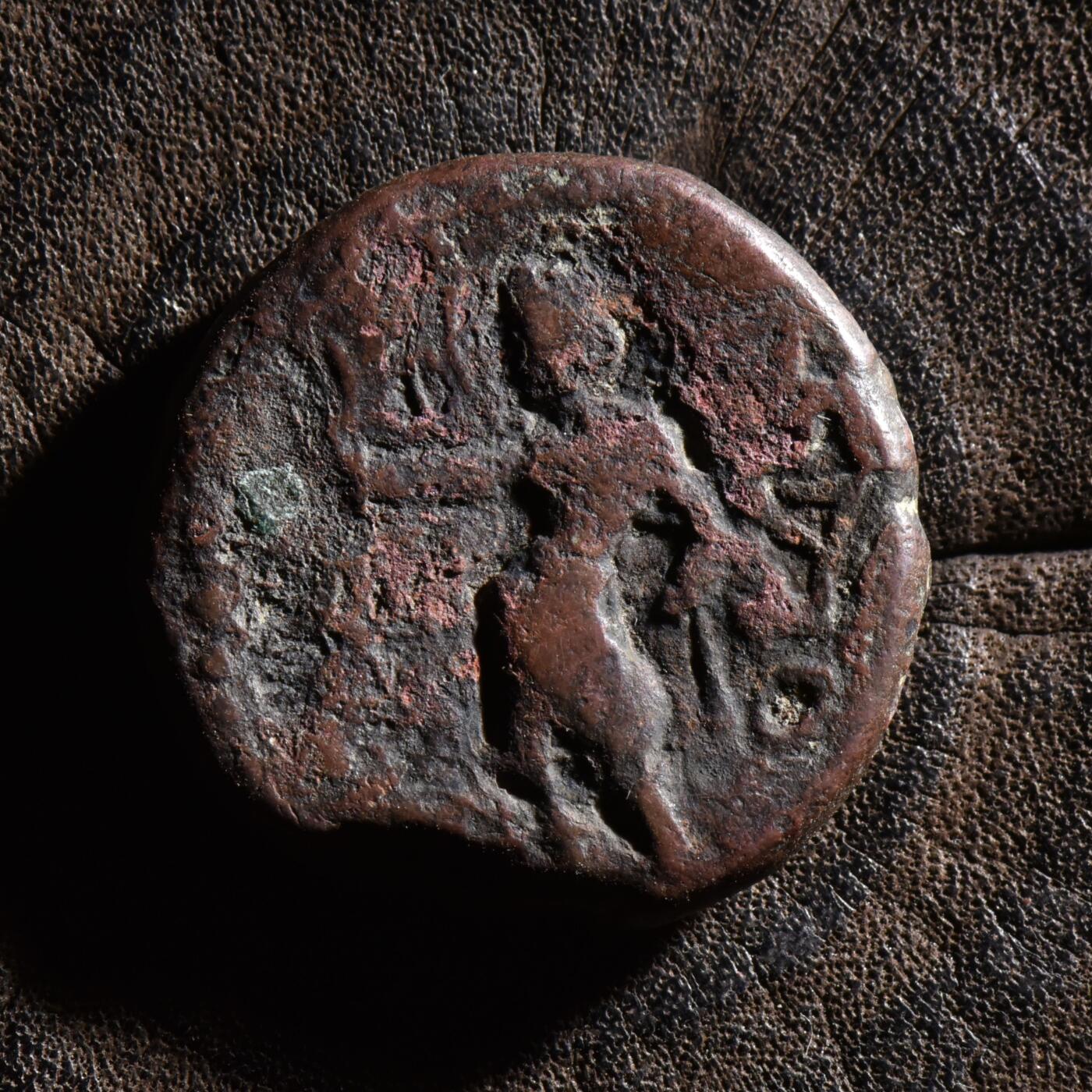 【良泉】【元旦直播场】1月1日晚19.30点开拍！208组西方古代钱币、日本朝鲜花钱 【铭文清晰】14.52克，佛教的三大护法王——迦腻色伽一世，公元128-158年【古印度】贵霜王朝，月神“玛奥”，四德拉克马大铜币