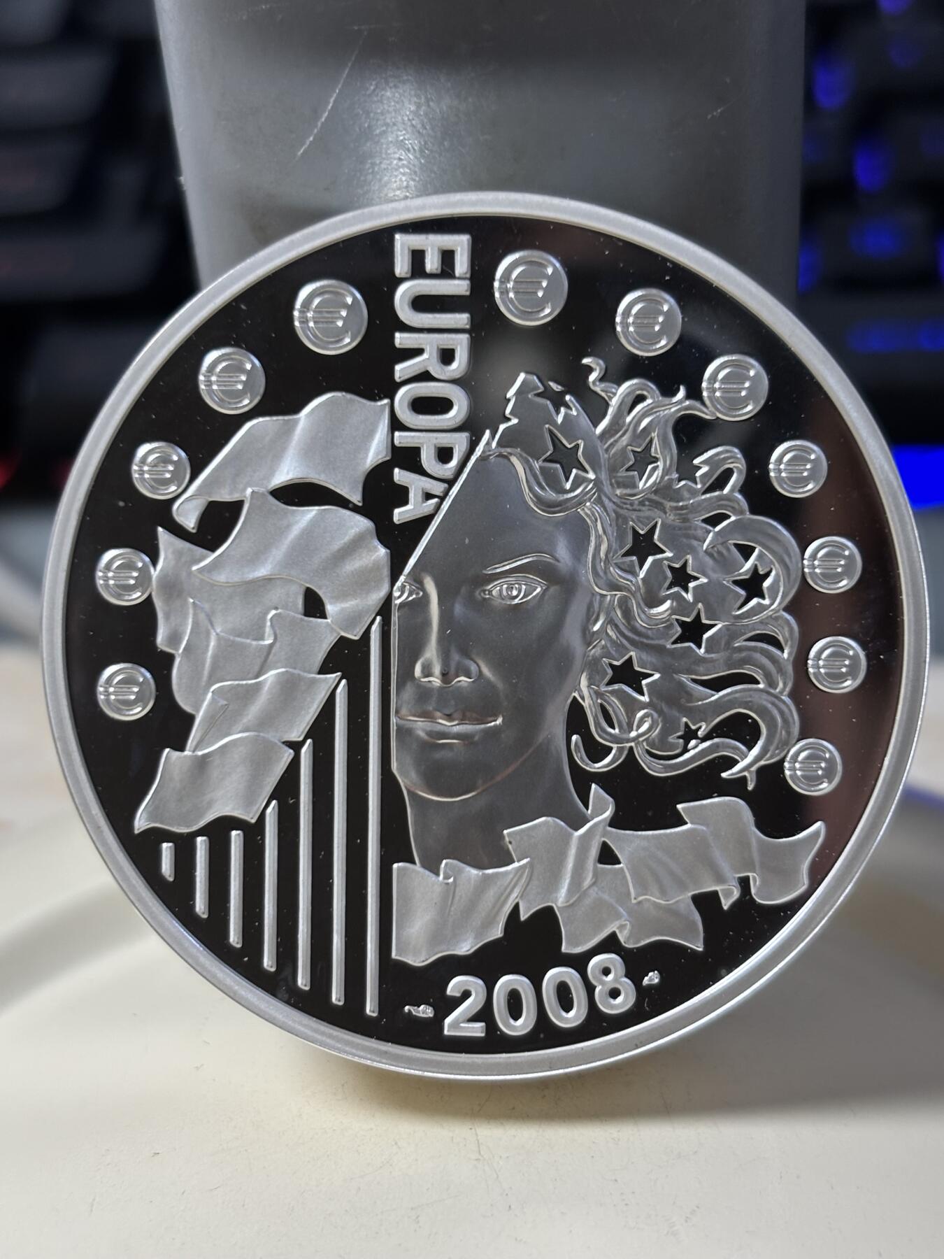 第186期拍卖 法国2008年欧盟轮值主席国5盎司加厚精制纪念银币，950银，发行500枚，没有塑料盒，有瑕疵