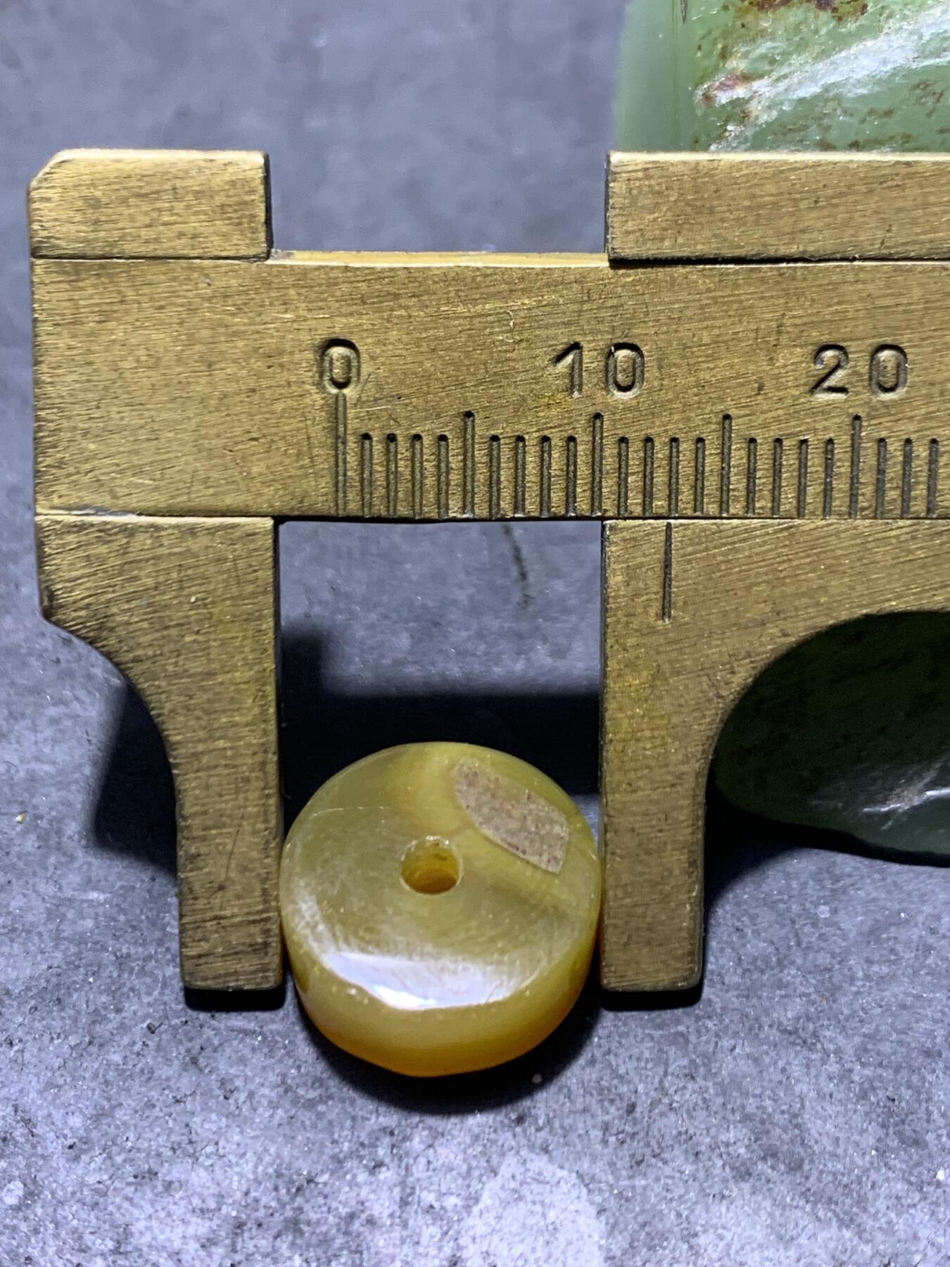 蒙料鸡油黄冻料战国红玛瑙通货小平安扣一个，