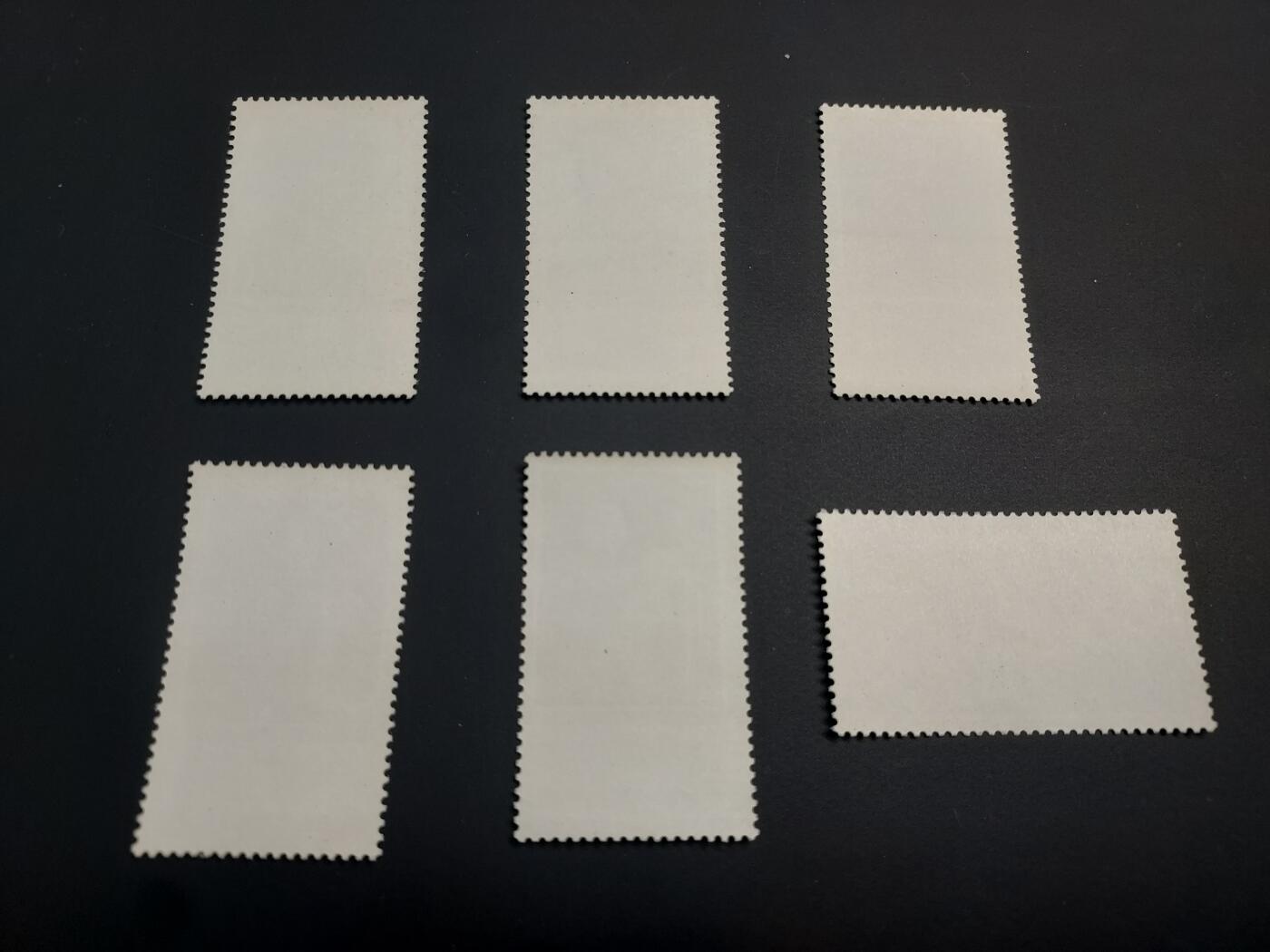 博彦收藏  TM 12月20日 8点 邮票专场 全场包邮 主席新票一套 金有氧化 有黄，上品 