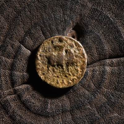 【良泉】【元旦直播场】1月1日晚19.30点开拍！208组西方古代钱币、日本朝鲜花钱 - 【少见小面值】公元100-128年【贵霜帝国】第三任国王，威玛·卡迪菲兹（阎膏珍）一德拉克马铜币，3.35克