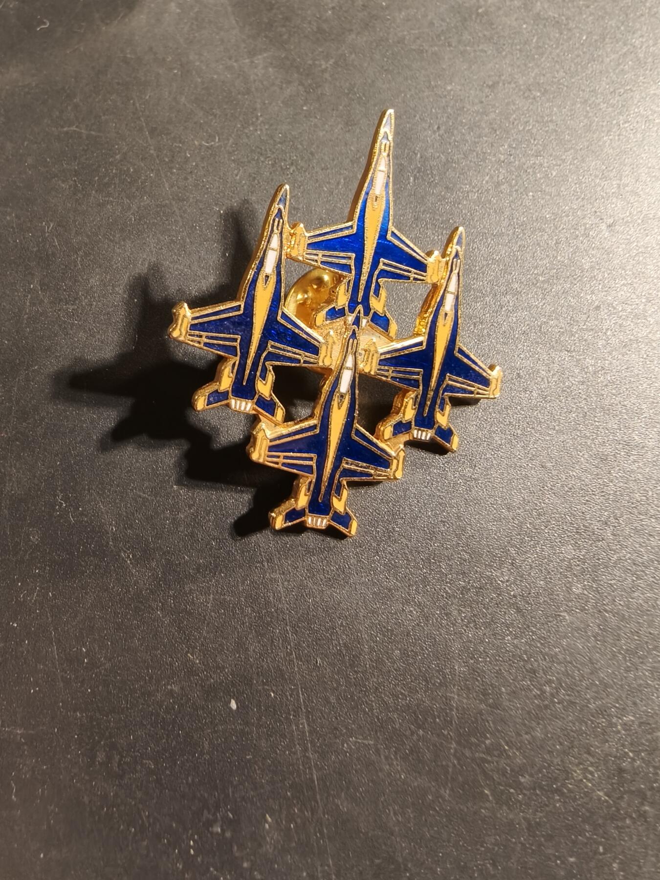 老王徽章第169期 美国海军“蓝天使”特技飞行表演队证章