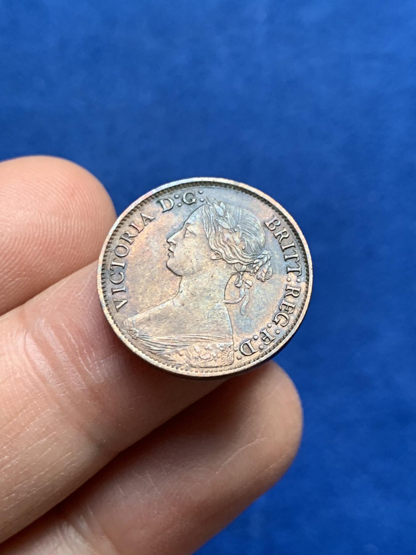 《竞宝斋》第447场 周日，周一，2场连拍 （全场包邮） 英国 1865年 维多利亚 1法新铜币 包浆自然