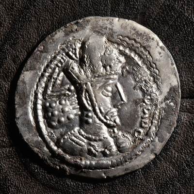 【良泉】【元旦直播场】1月1日晚19.30点开拍！208组西方古代钱币、日本朝鲜花钱 - 【极美品】【宽胚 喀布尔造币厂版】公元309-379年【波斯帝国】萨珊王朝，沙普尔二世，一德拉克马银币，3.92克