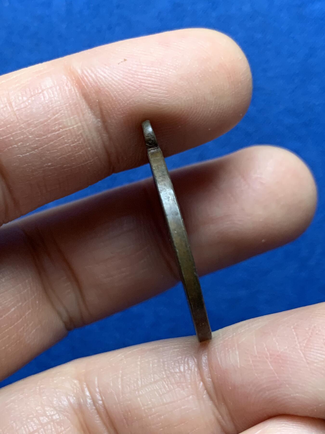 《竞宝斋》第447场 周日，周一，2场连拍 （全场包邮） 瑞士联邦成立600周年纪念章，三位人物形象象征瑞士早期的三个州(乌里、施维茨和下瓦尔登)在1291年结成联盟，共同抵抗外敌，奠定了瑞士联邦的基础。8克 27.1mm