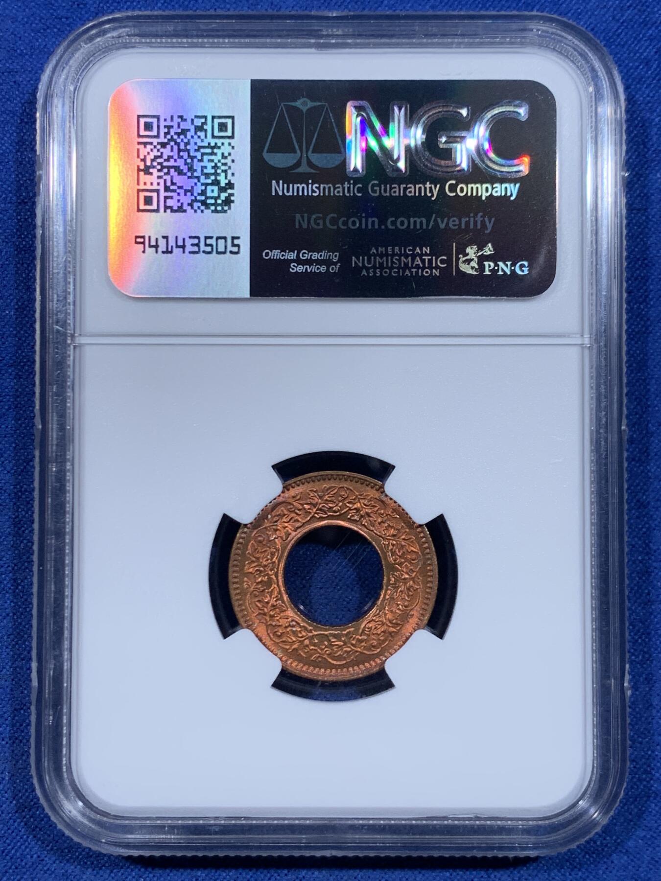 《竞宝斋》第447场 周日，周一，2场连拍 （全场包邮） NGC MS66RB 英属印度 1943年 1PICE 中孔铜币 冠军分