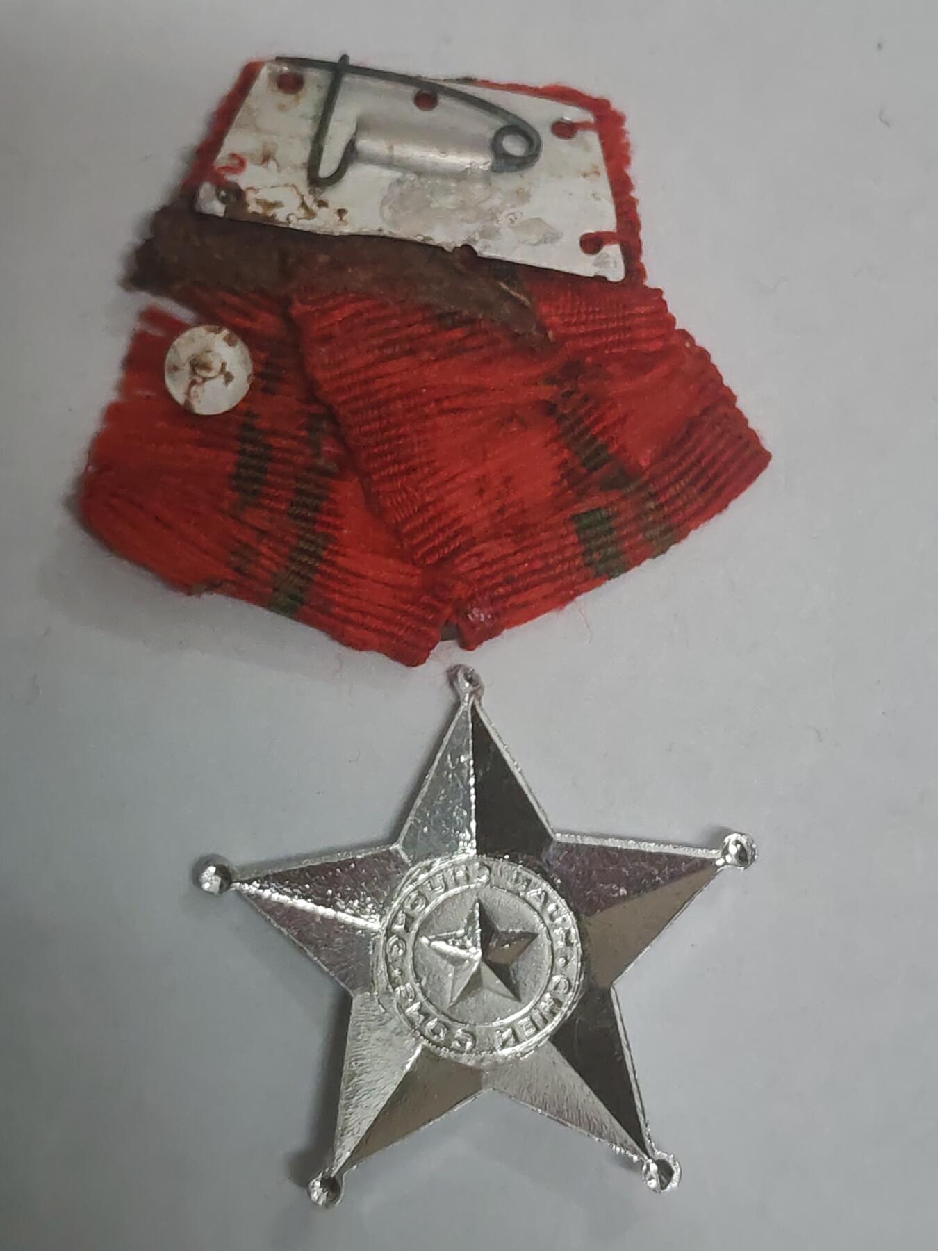 韵星假日拍卖第三十二期 -- Rimey Holidays Auction 32 越南社会主义共和国一级战功勋章