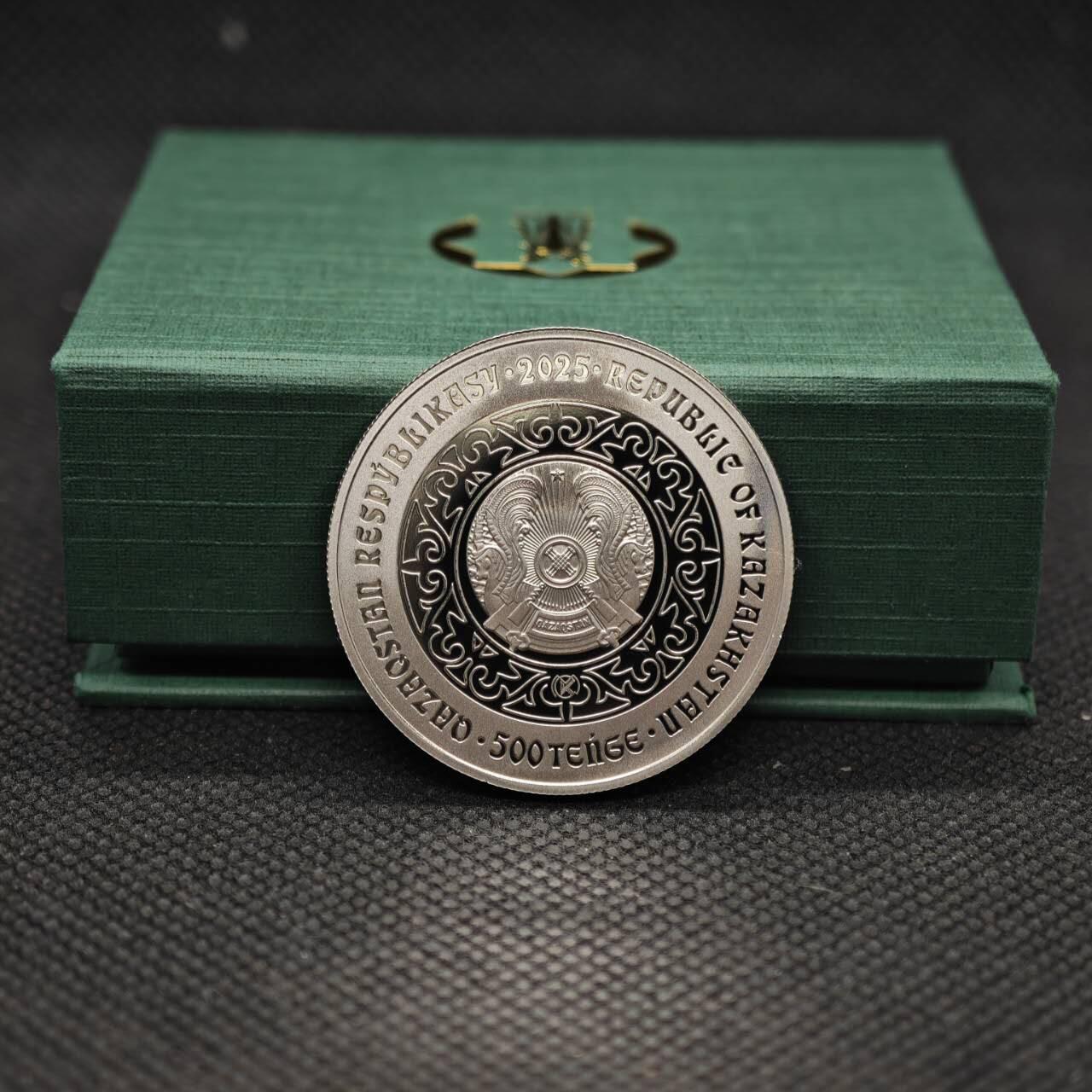 【淘币小摊】限时拍第八百三十拍  散币纸币邮票场  满百包邮可预留两周  周一统一发货   哈萨克斯坦2025年500精制坚戈纪念币