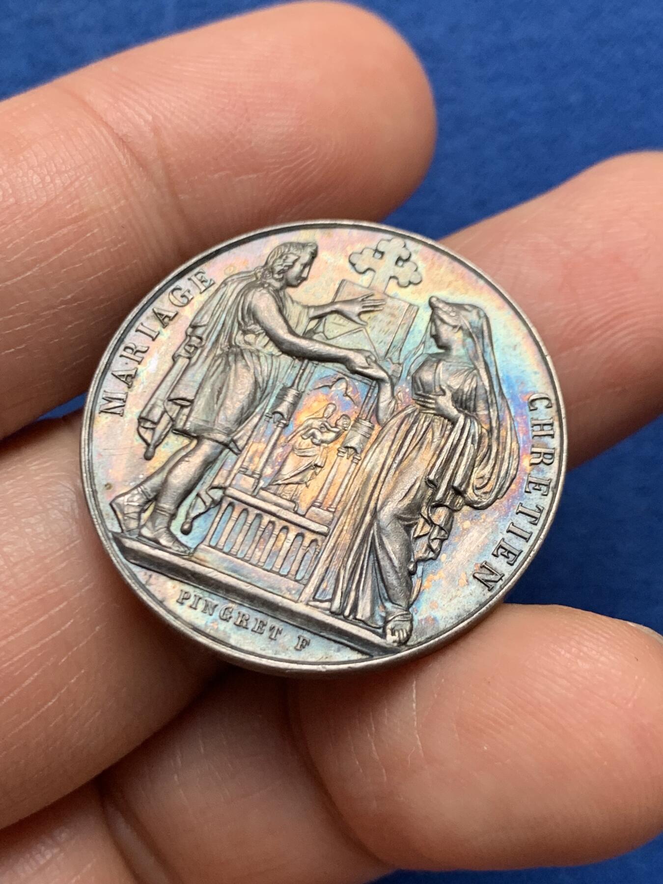 《竞宝斋》第447场 周日，周一，2场连拍 （全场包邮） 法国婚礼纪念银章 12.4克 29mm 丰饶角银标 背面无刻字