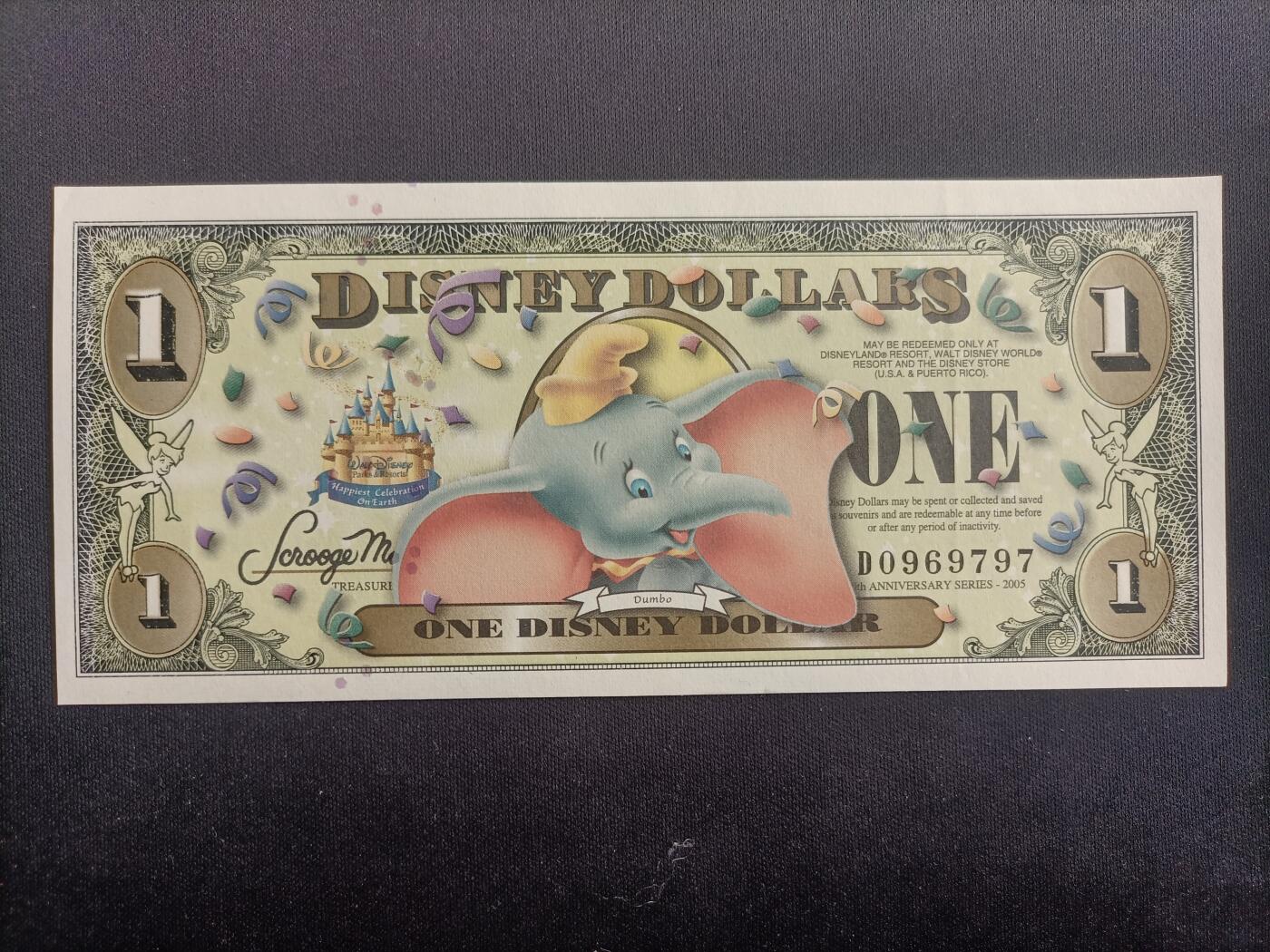 【游宝拍卖】乙巳蛇年96期 周四集拍 迪士尼-1元【2005年 小飞象纪念钞 UNC- 轻折】