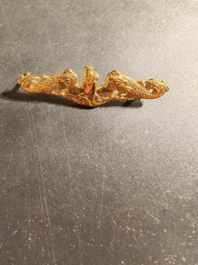 老王徽章第169期 - 美国海军军官潜艇战专家证章     1.75英寸    带厂标