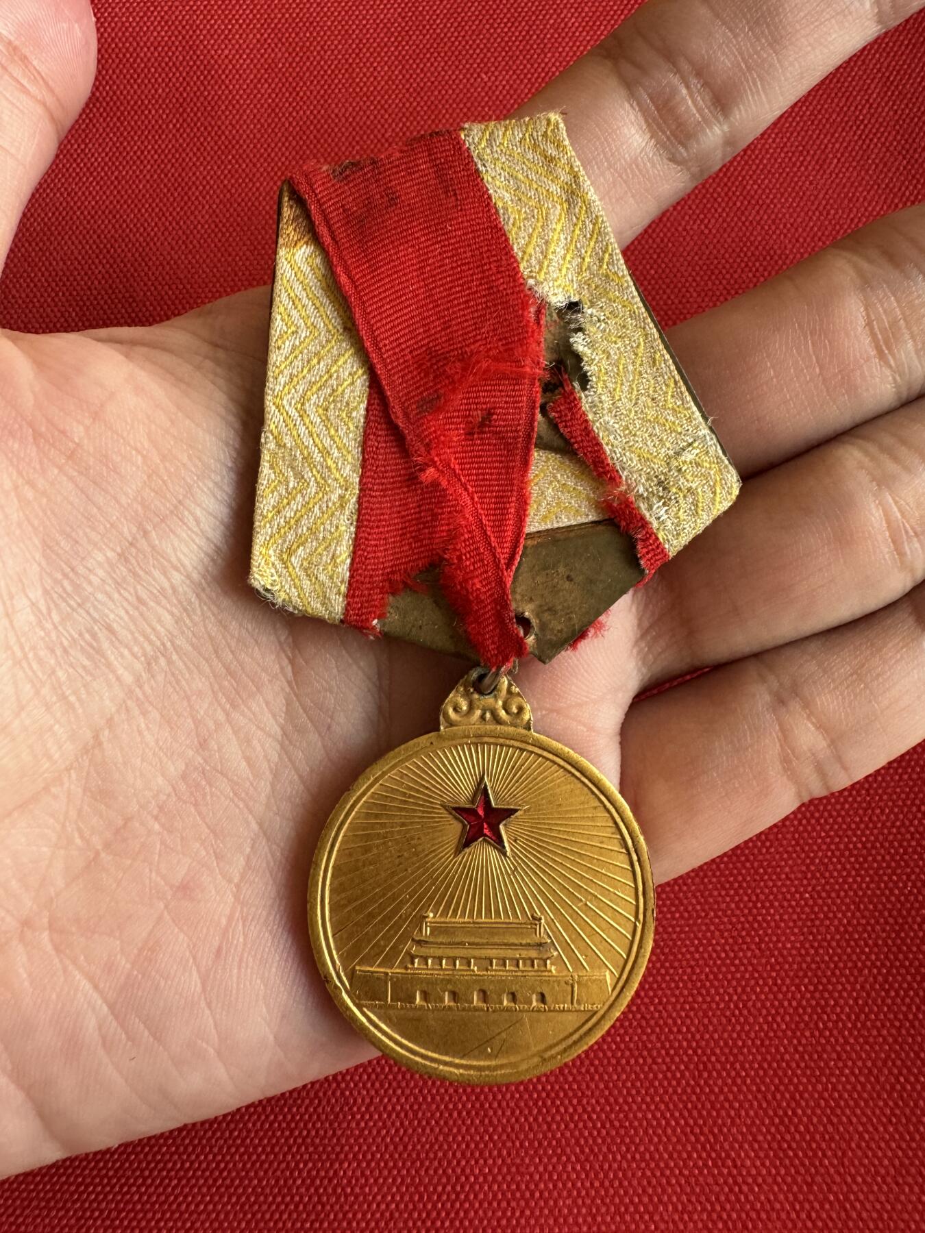 五哥徽章群   14号周日晚上八点4群联拍 铜章