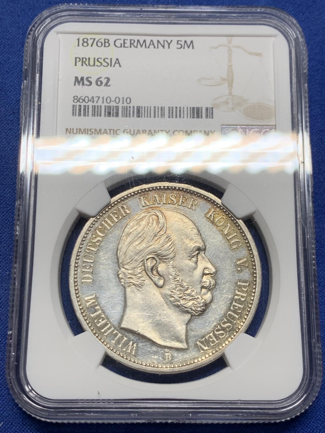 《竞宝斋》第447场 周日，周一，2场连拍 （全场包邮） NGC MS62  德国 1876年B版 普鲁士威廉一世短翅5马克  PL底板 加上淡金的包浆 更为难得