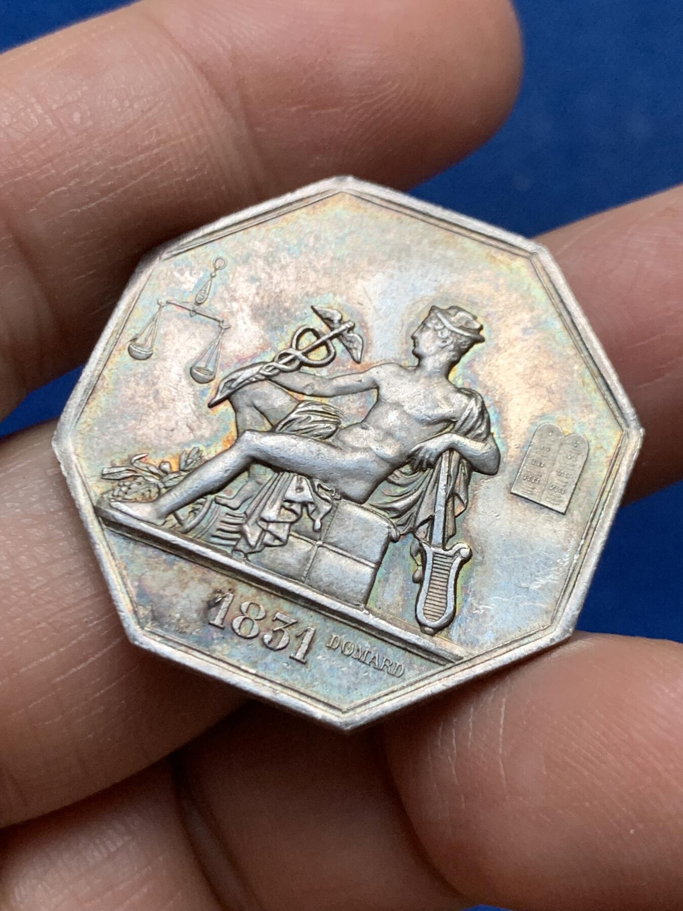 《竞宝斋》第447场 周日，周一，2场连拍 （全场包邮） 法国政府专员八角银质代币，15.88g，31.3mm，丰饶角边铭