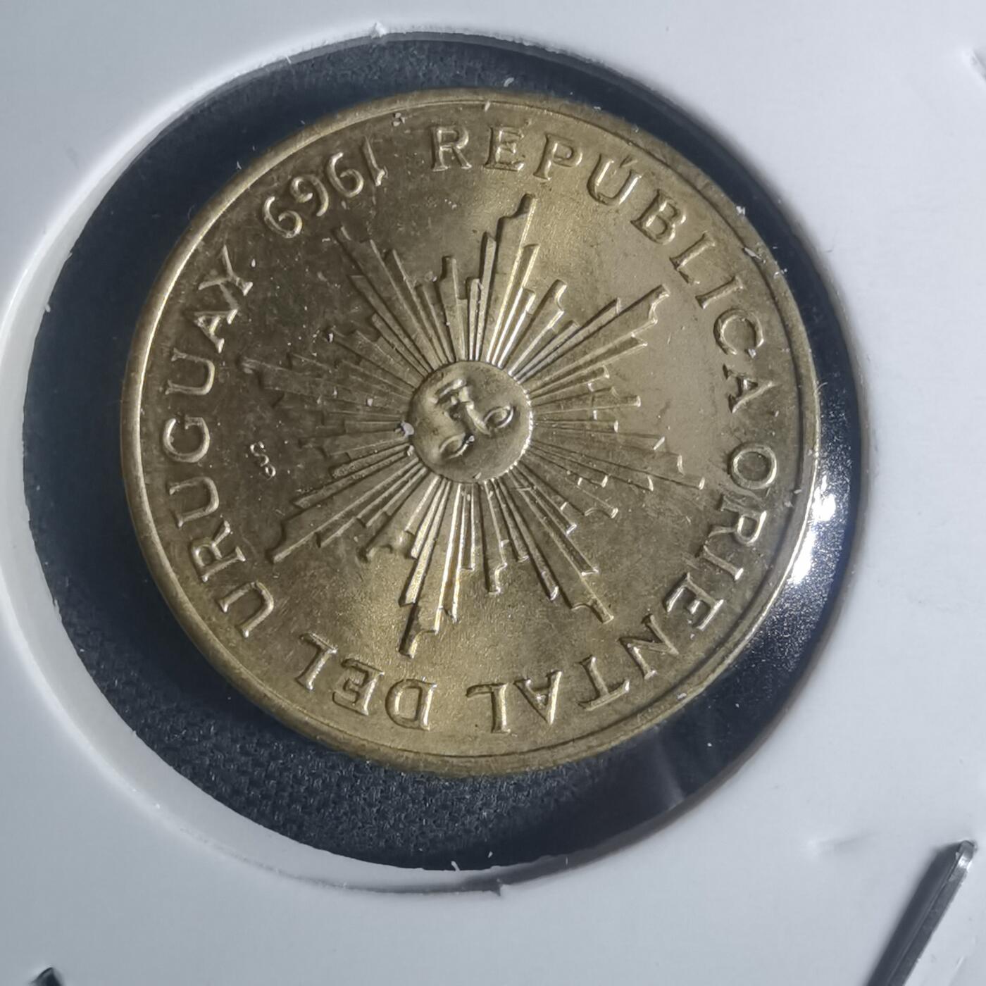 沼泽如烟--第932场 乌拉圭1969年5比索