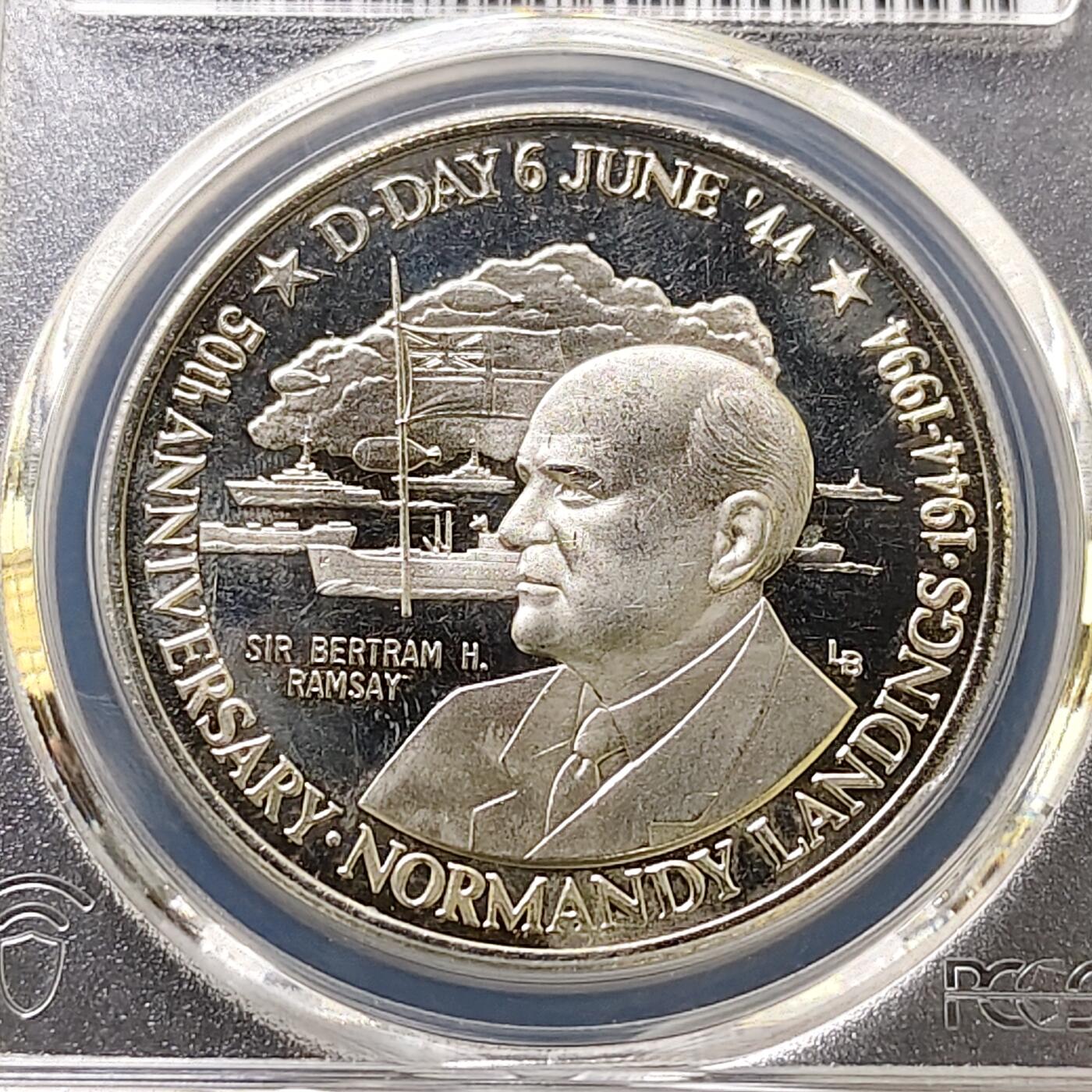 【全场包邮】纯粹捡漏拍487场（免费代拍第24场） 【收藏级·冠军分】特克斯和凯克斯群岛1994年5克朗D-DAY日50周年伯特朗·拉姆齐爵士精制纪念币-PCGS MS65