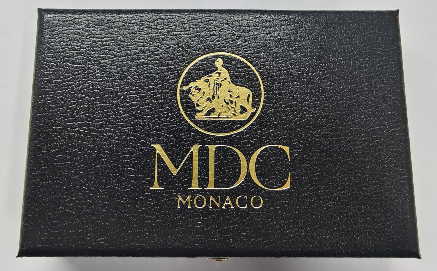 【雨安】【直播拍卖】【世界币章121期-评级币】2025-12-20 周六 19:30 保真 [钱币周边] 意大利Abafil蓝丝绒款顶级钱币收纳盒 (可放置NGC/PCGS评级币两枚)