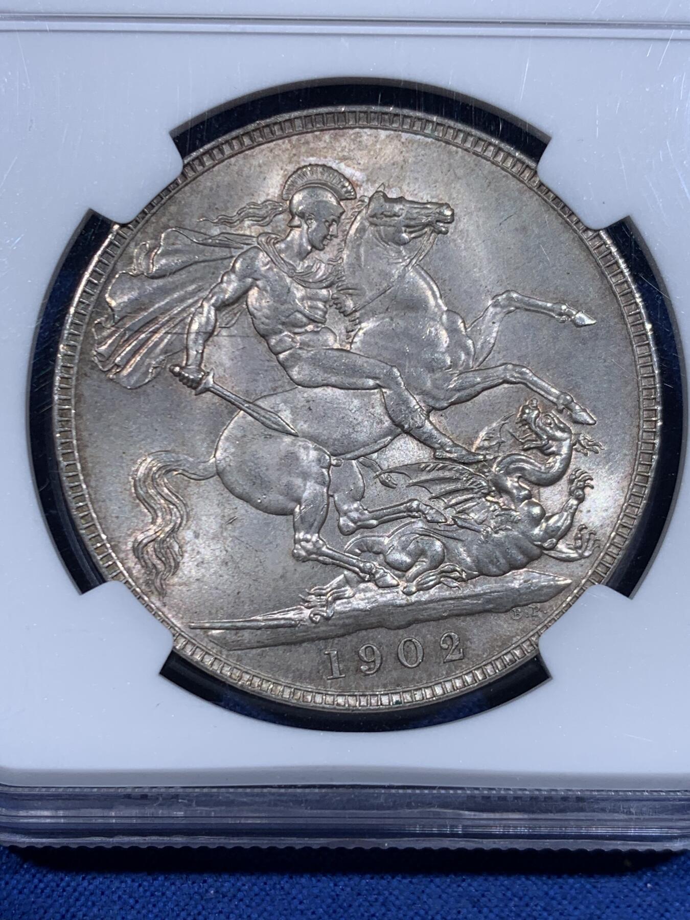 《竞宝斋》第447场 周日，周一，2场连拍 （全场包邮） NGC MS63+ 英国 1902年 爱德华七世 克朗 马剑银币 双面老包浆 打制深俊