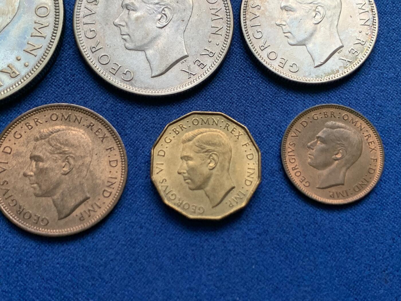 《竞宝斋》第447场 周日，周一，2场连拍 （全场包邮） 1937年乔治六世登基首发套币11枚装 7银4铜 细节见图