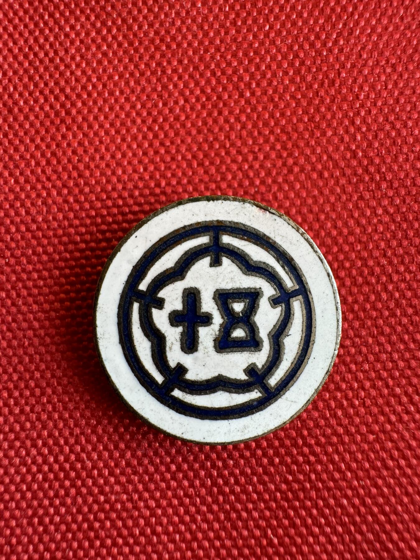 五哥徽章群   14号周日晚上八点4群联拍 铜章