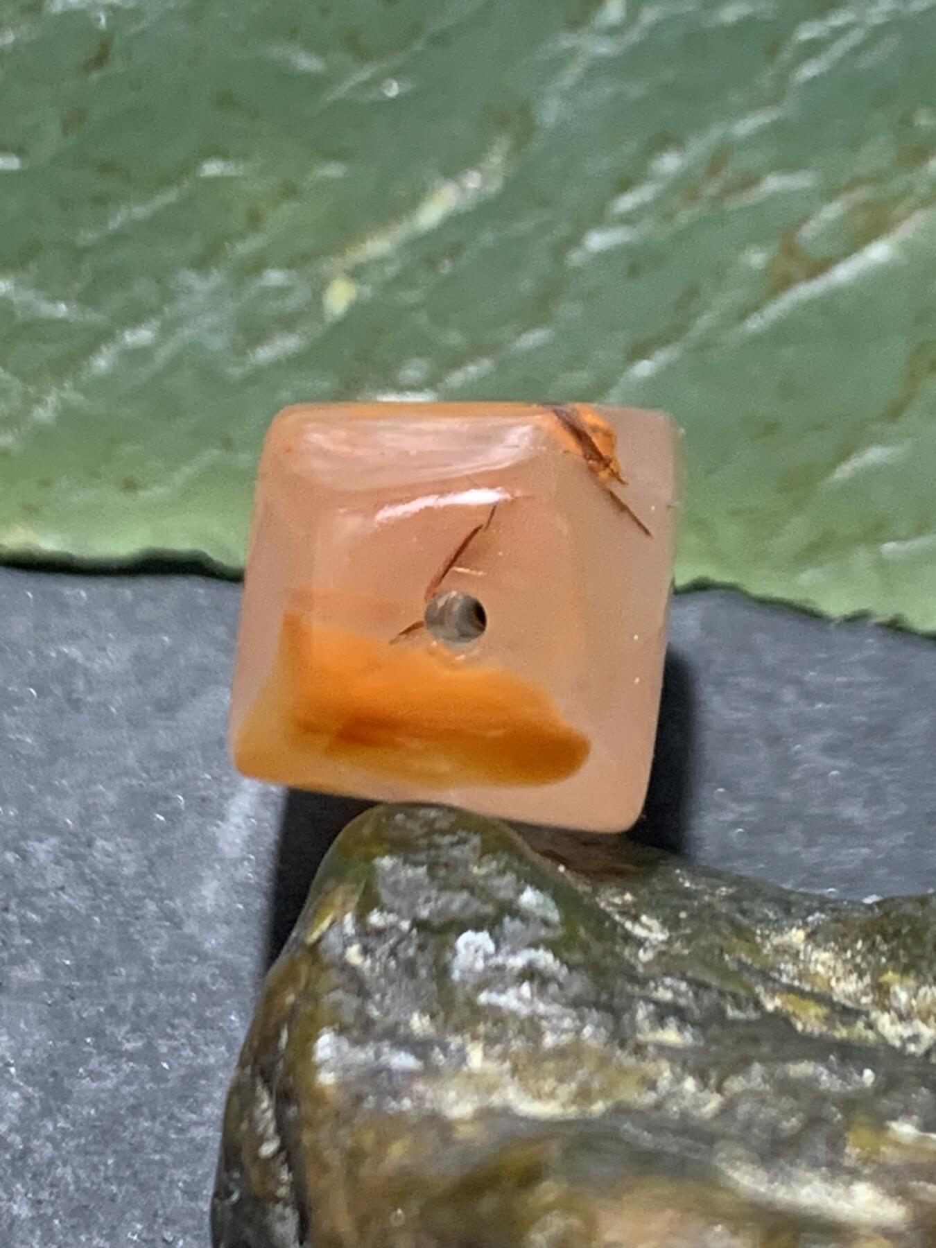 川料南红玛瑙荔枝冻飘柿子红通货随形四棱珠一颗！