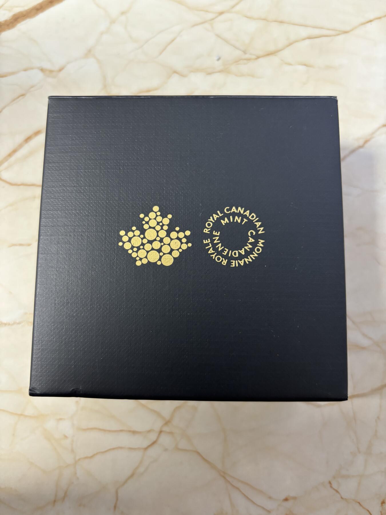 第186期拍卖 加拿大2020年一战国殇日罂粟花形仿古纪念银币，9999银，28.5克，发行7000枚