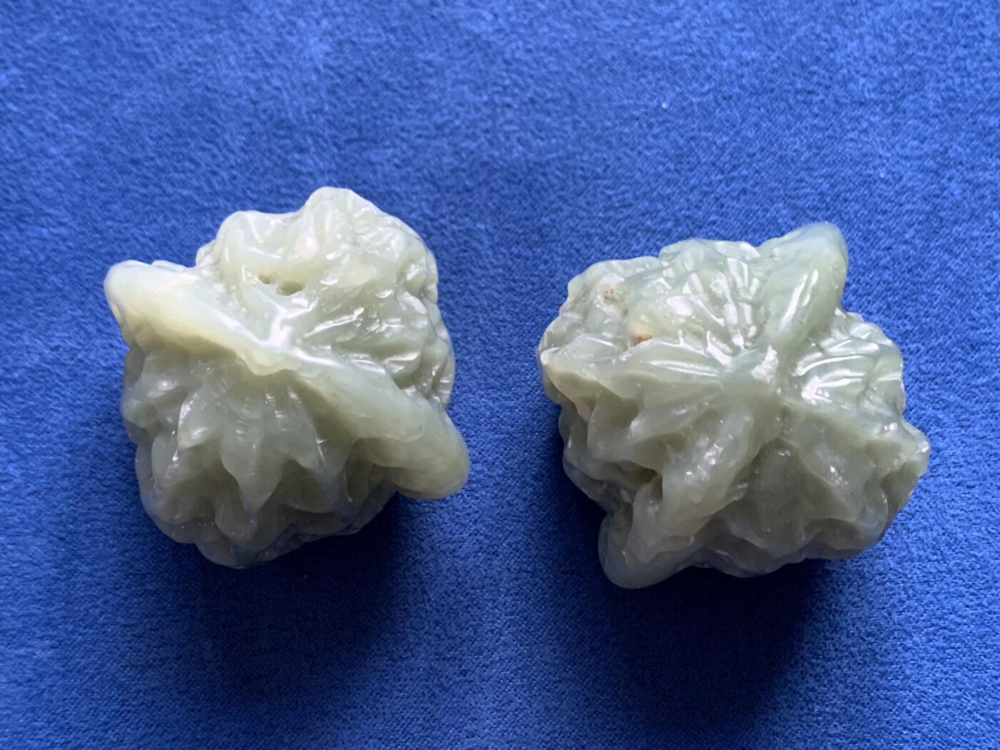 《竞宝斋》第447场 周日，周一，2场连拍 （全场包邮） 玉质核桃一对，适合把玩，总重约193克，大尺寸，直径约38mm。