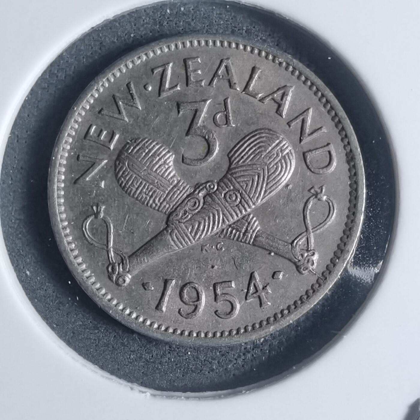 沼泽如烟--第932场 新西兰1954年3便士