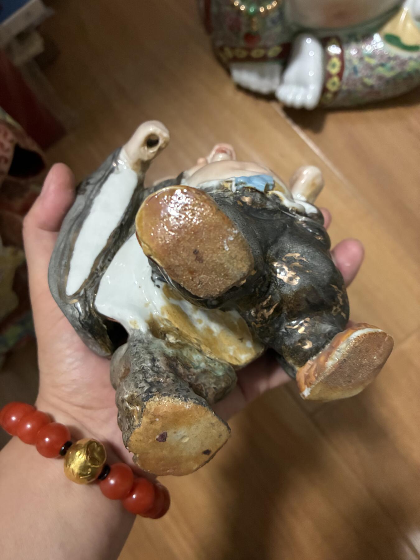 567景德镇猪八戒彩瓷像摆件腰带处有伤