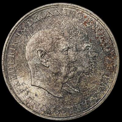 修遠堂世界钱币第九十七期 - 1960年丹麦国王弗雷德里克九世与英格丽德王后银婚纪念 5 克朗银币 17g，含银80%