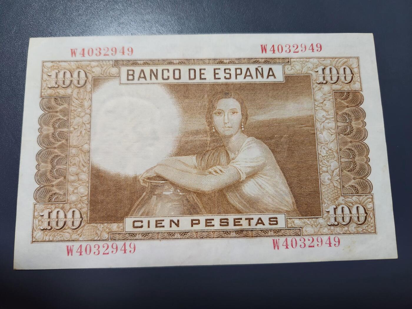 12月13号晚上8点 外国纸币自动截拍第72场 西班牙100 比塞塔 1953年 纸币 极美品