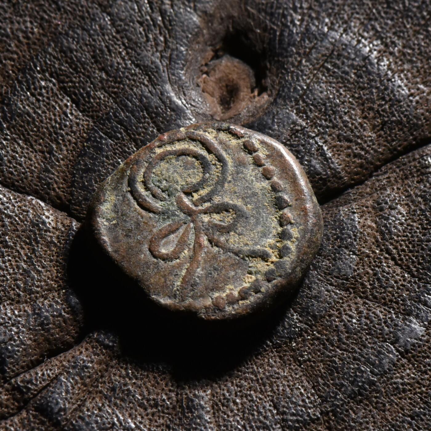 【良泉】【元旦直播场】1月1日晚19.30点开拍！208组西方古代钱币、日本朝鲜花钱  公元1-2世纪【埃兰】弗拉特斯“花环版”铜币，2.96克