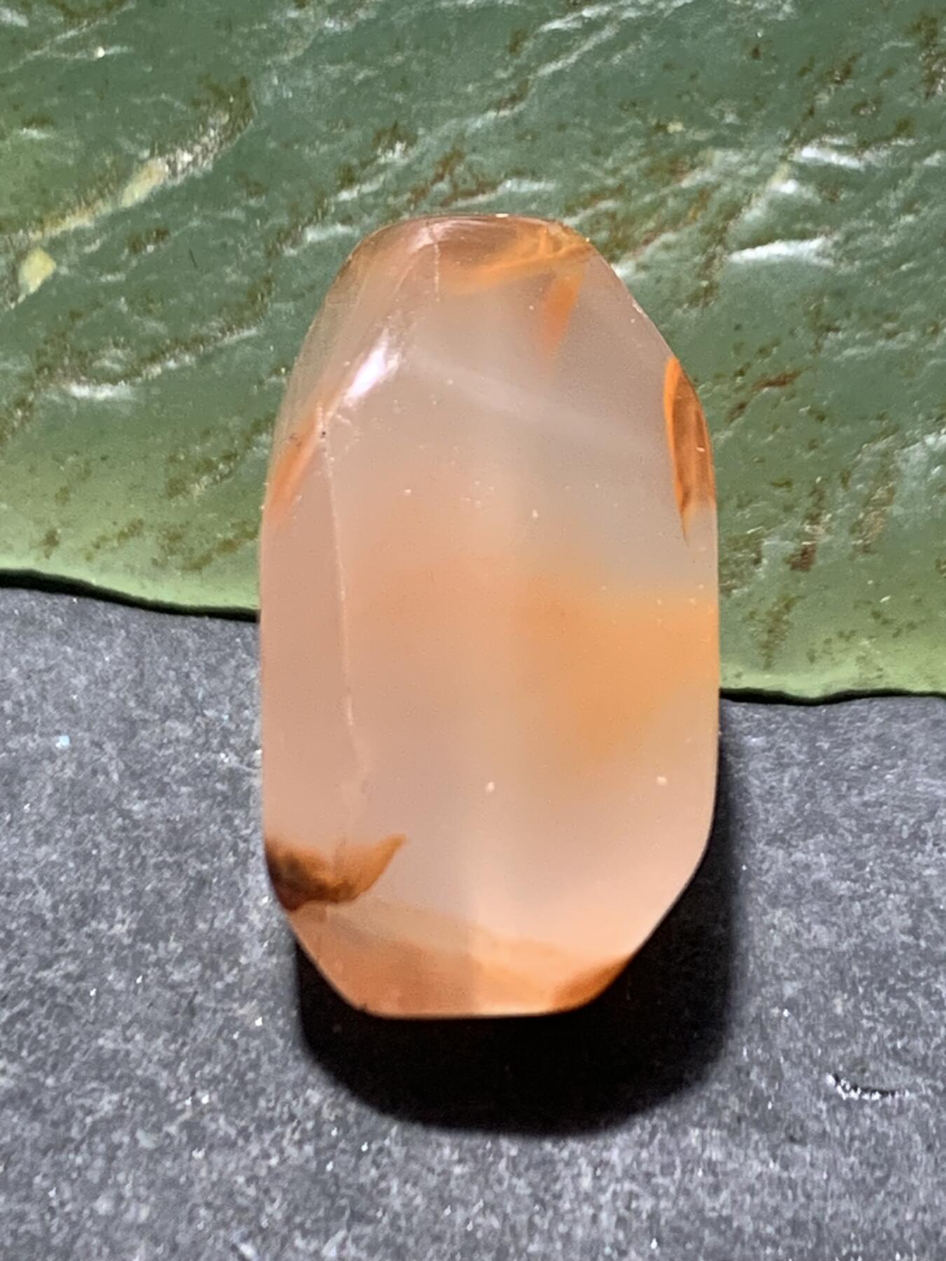 川料南红玛瑙荔枝冻飘柿子红通货随形四棱珠一颗！