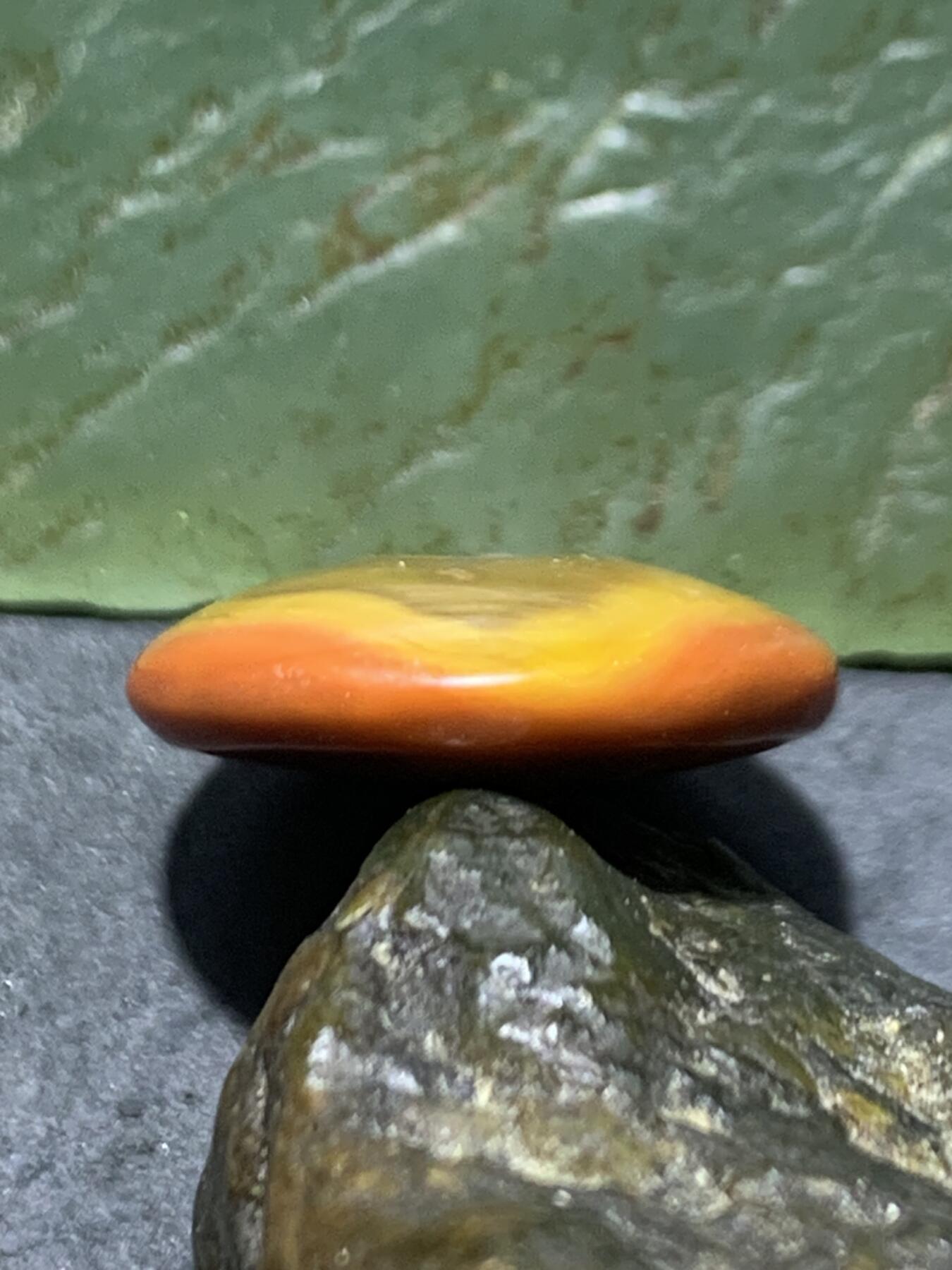 精美红黄双色战国红玛瑙小平安扣一个