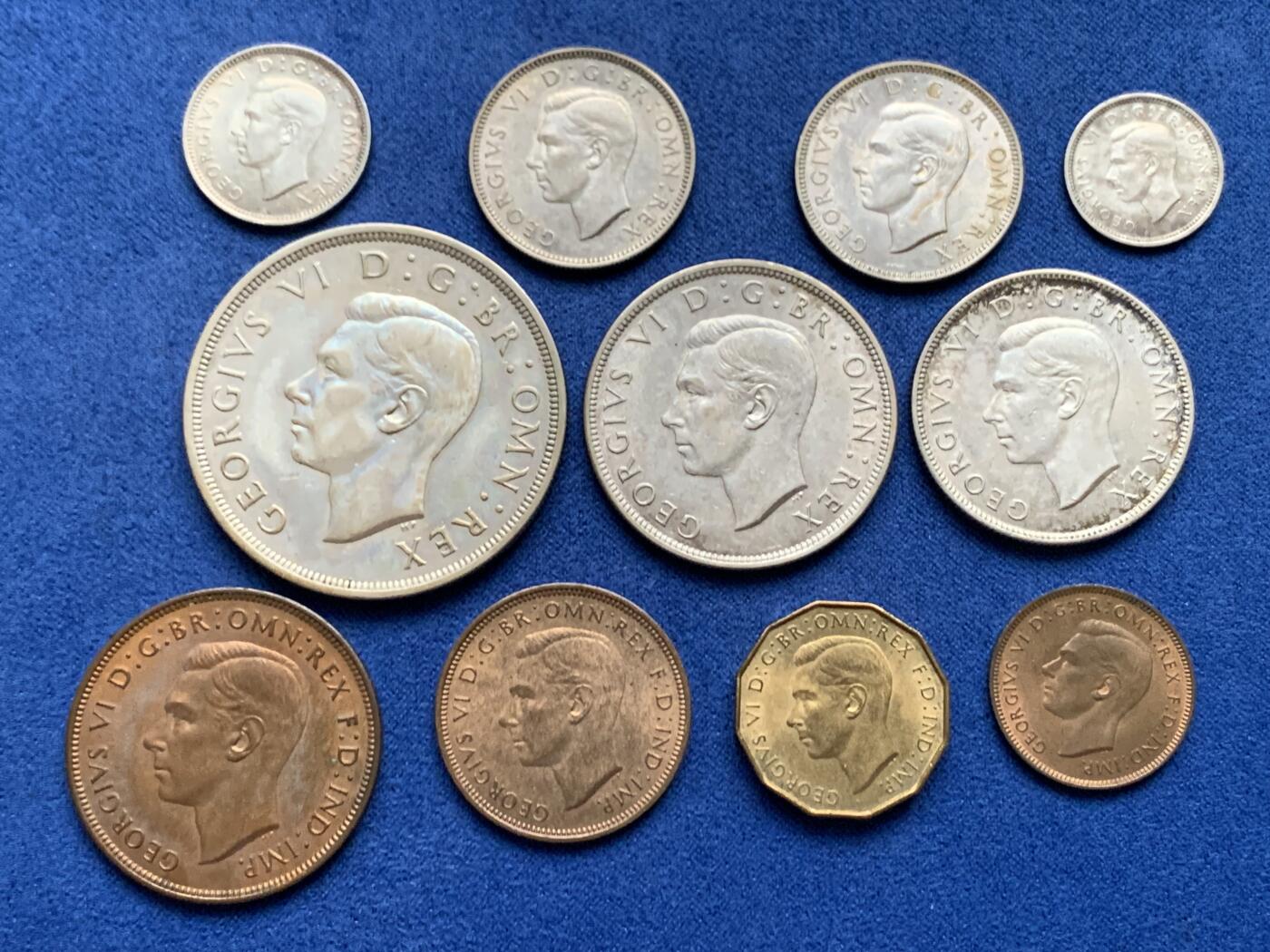 《竞宝斋》第447场 周日，周一，2场连拍 （全场包邮） 1937年乔治六世登基首发套币11枚装 7银4铜 细节见图