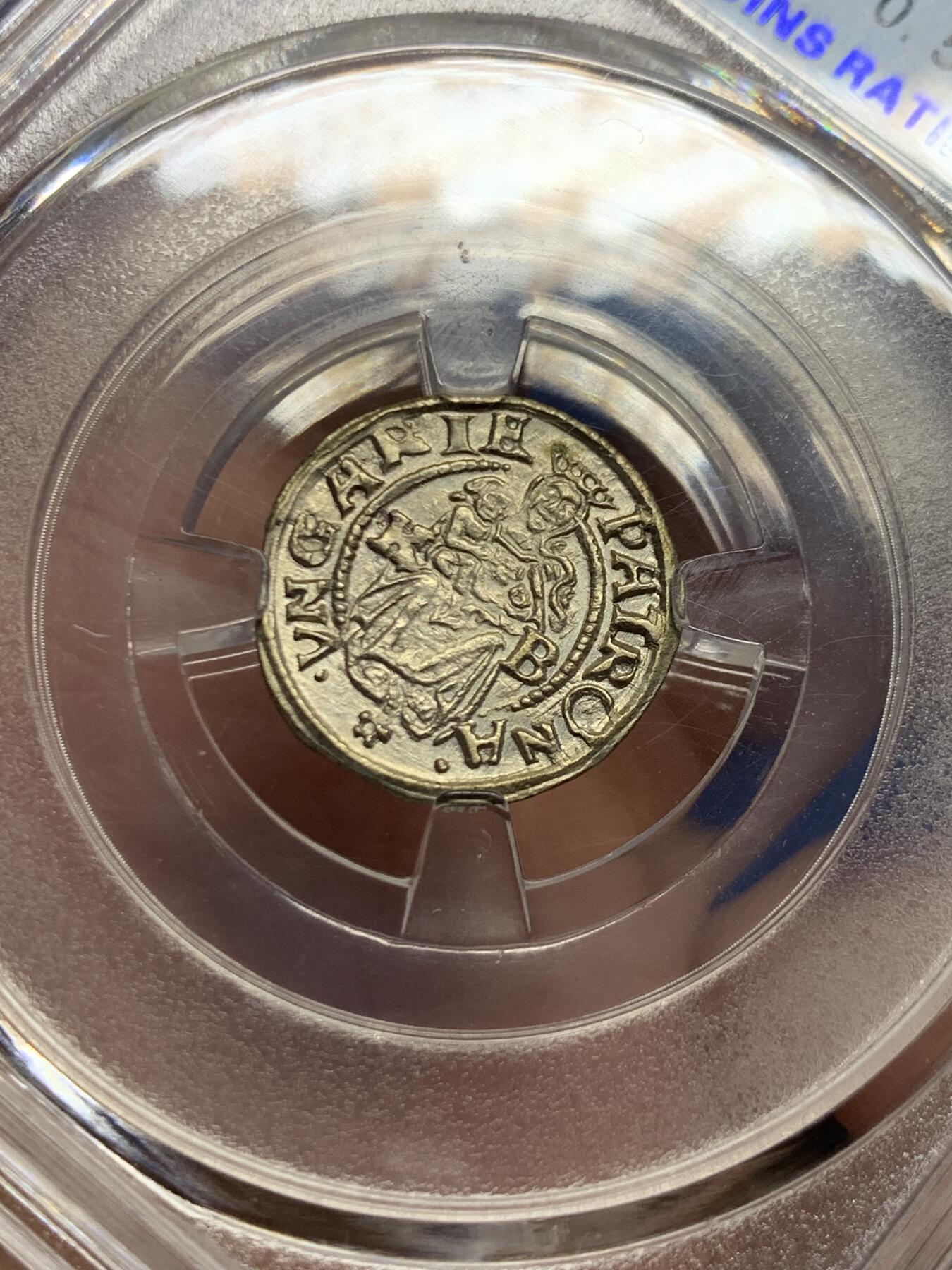 《竞宝斋》第447场 周日，周一，2场连拍 （全场包邮） 匈牙利 1539年 1第纳尔 银币 经典圣母抱婴图案 400多年前的银币 保存至今几乎完好无损 细节品相一流 少见品种