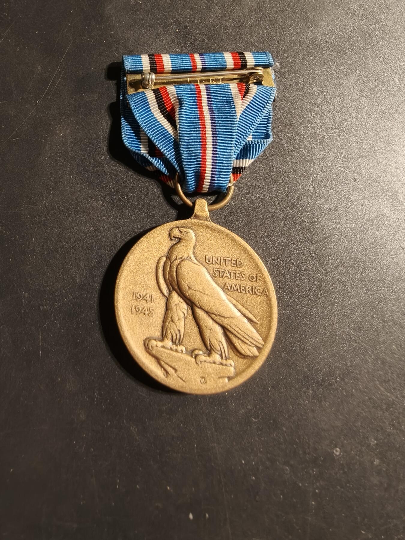老王徽章第169期 美国二战美洲战区服役奖章