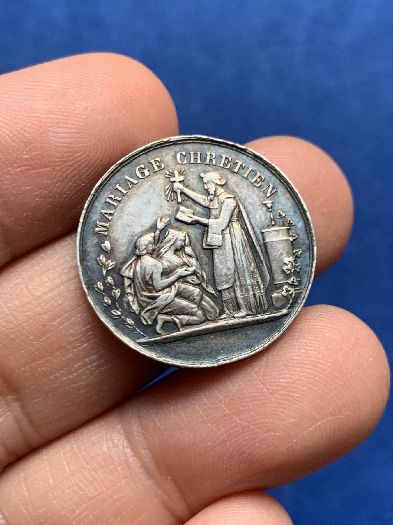 《竞宝斋》第447场 周日，周一，2场连拍 （全场包邮） 法国结婚银质纪念章 背面无刻字 5.2克 23.8mm 蜜蜂银标