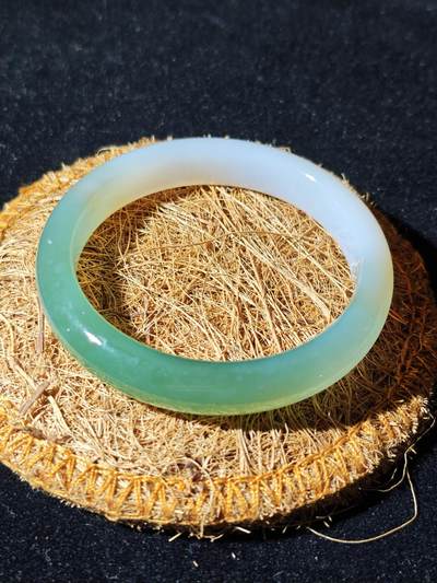 93期回流戒指饰品杂件纪念章丝路钱币专场 - 玛瑙手镯