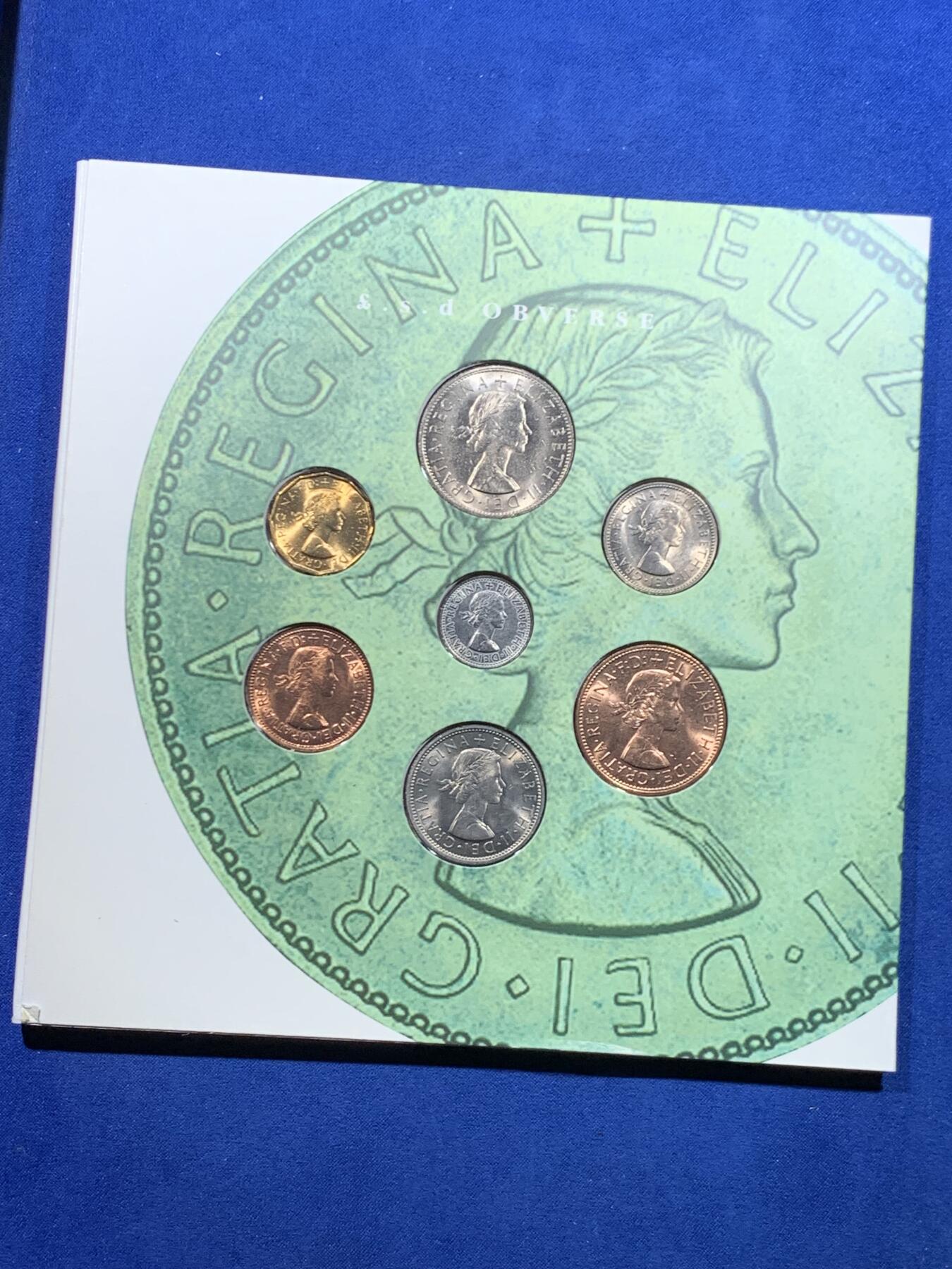 《竞宝斋》第447场 周日，周一，2场连拍 （全场包邮） 英国硬币套装 新旧版套币合集 附货币转换规则 改制前1套 改制后1套 少见套装