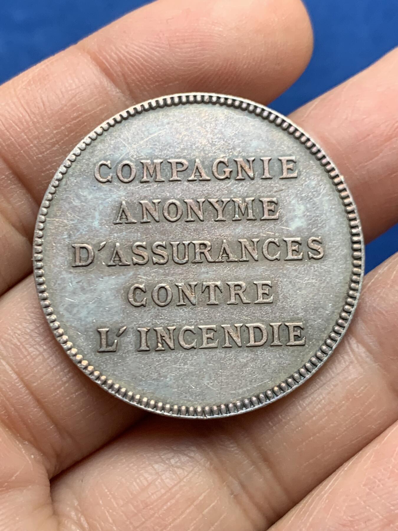 《竞宝斋》第447场 周日，周一，2场连拍 （全场包邮） 法属阿尔及利亚及印支1875年人寿保险公司银代币 蜜蜂银标 18.15克 35mm