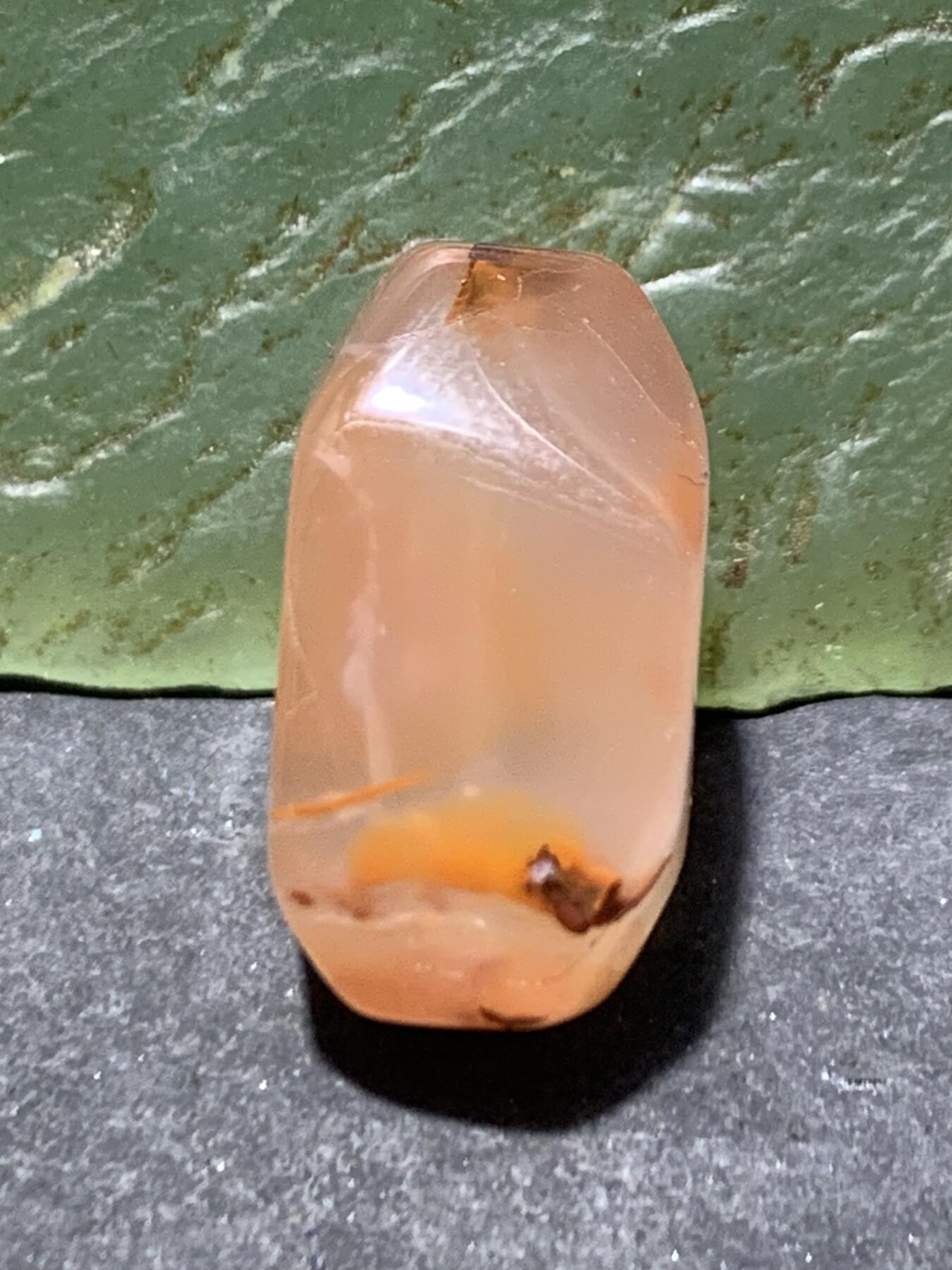 川料南红玛瑙荔枝冻飘柿子红通货随形四棱珠一颗！