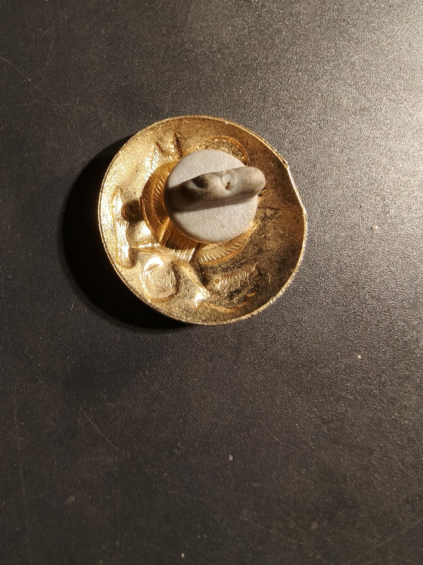 老王徽章第169期 美国陆军大檐帽帽徽