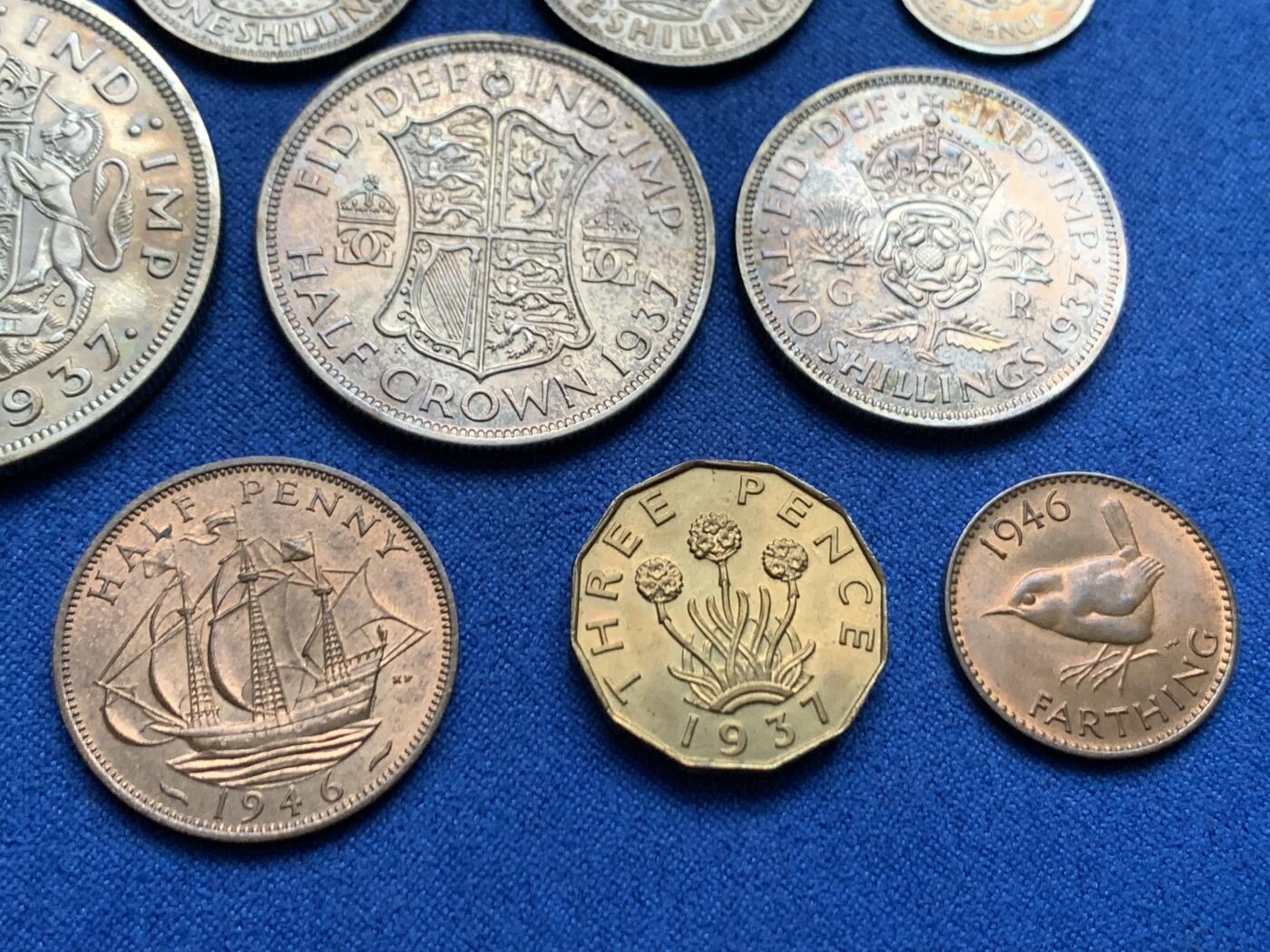 《竞宝斋》第447场 周日，周一，2场连拍 （全场包邮） 1937年乔治六世登基首发套币11枚装 7银4铜 细节见图