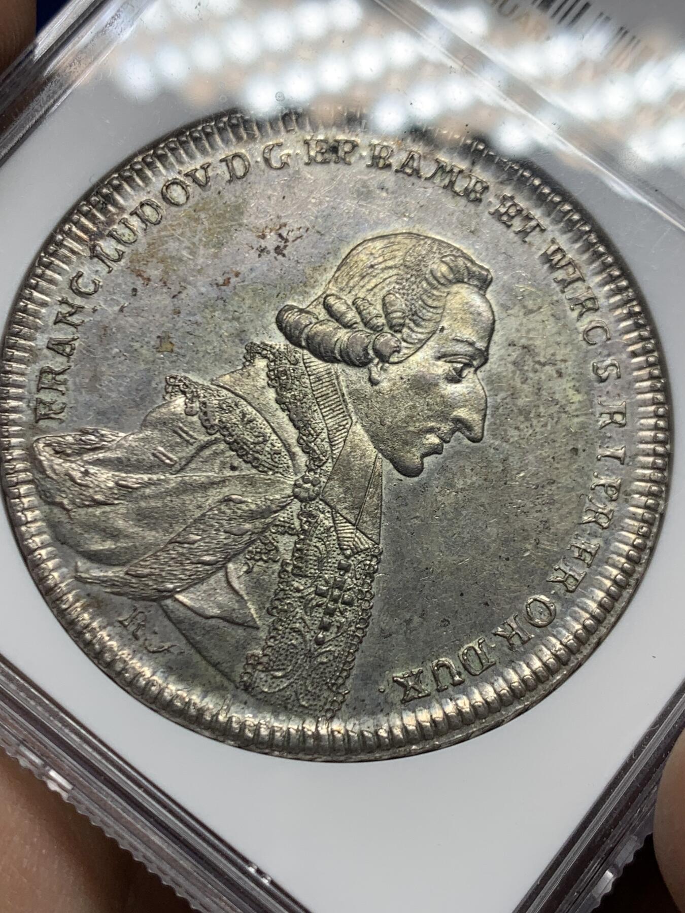 《竞宝斋》第447场 周日，周一，2场连拍 （全场包邮） NGC MS62 德国 1786年 维尔茨堡主教区  2泰勒大银币 56.13克 双倍的享受 包浆自然 小天使鼻尖清晰 非常稀少的品种 具体细节状态见图